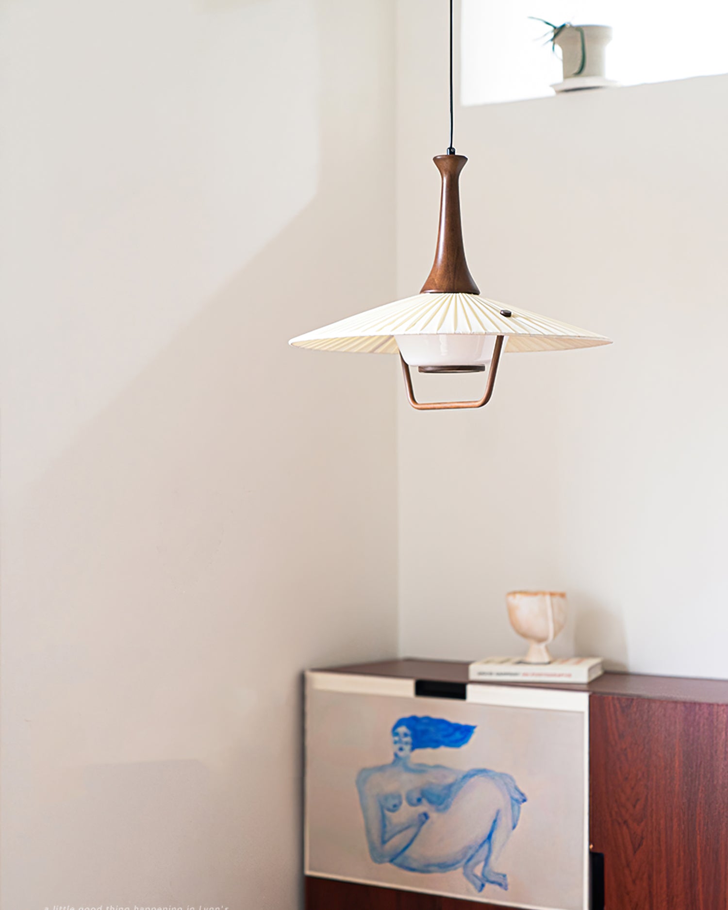 Vionne Mid-Century Wood and White Pendant Lamp - Neutralighting
