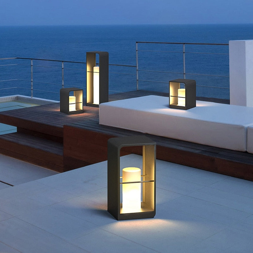Ray Minimalist Rectangular Solar Power Outdoor Path Lighting, Black - Neutralighting