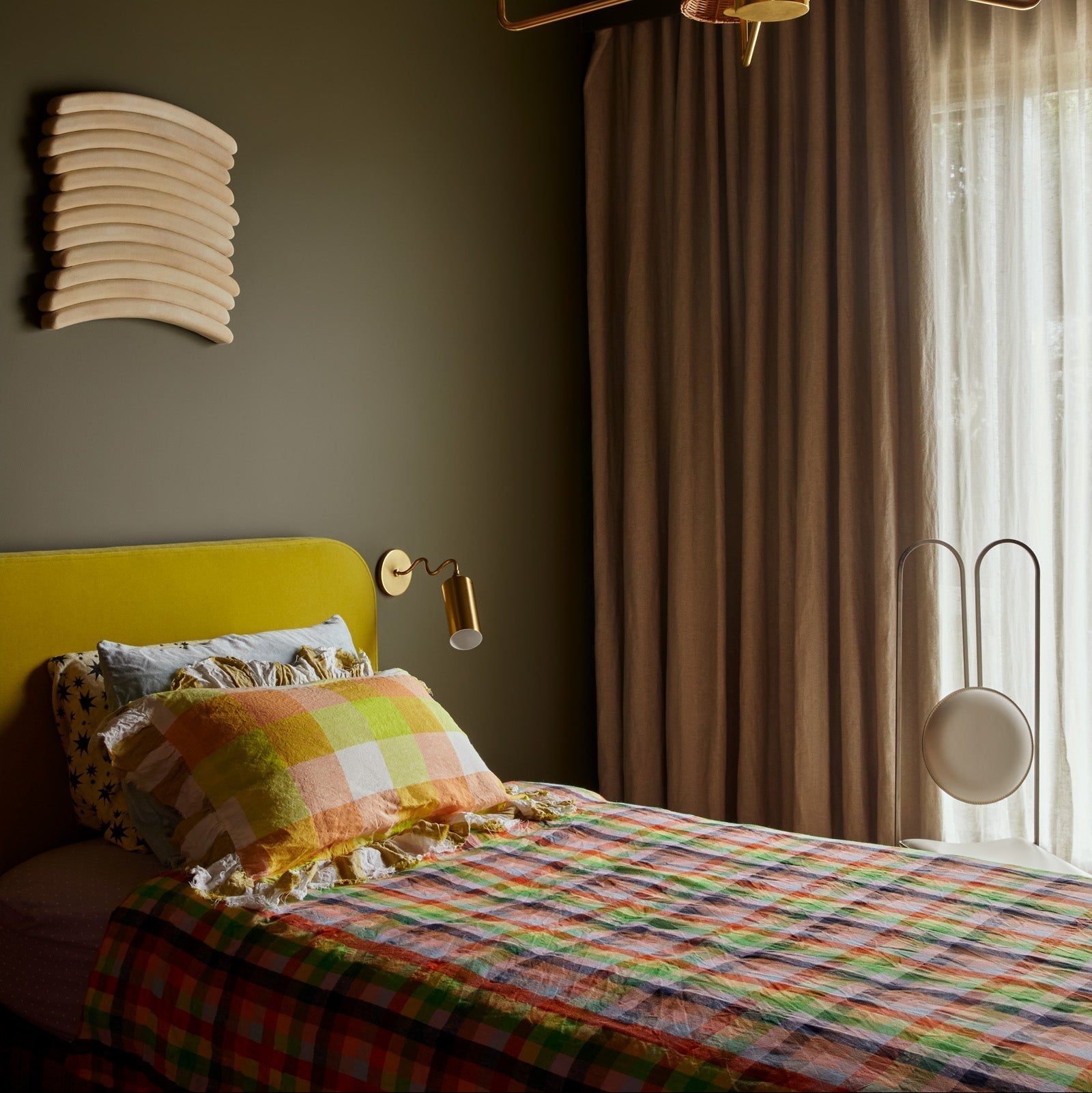 Vatnuvyu Modern Minimalist Fabric Metal Wall Lamp - Neutralighting