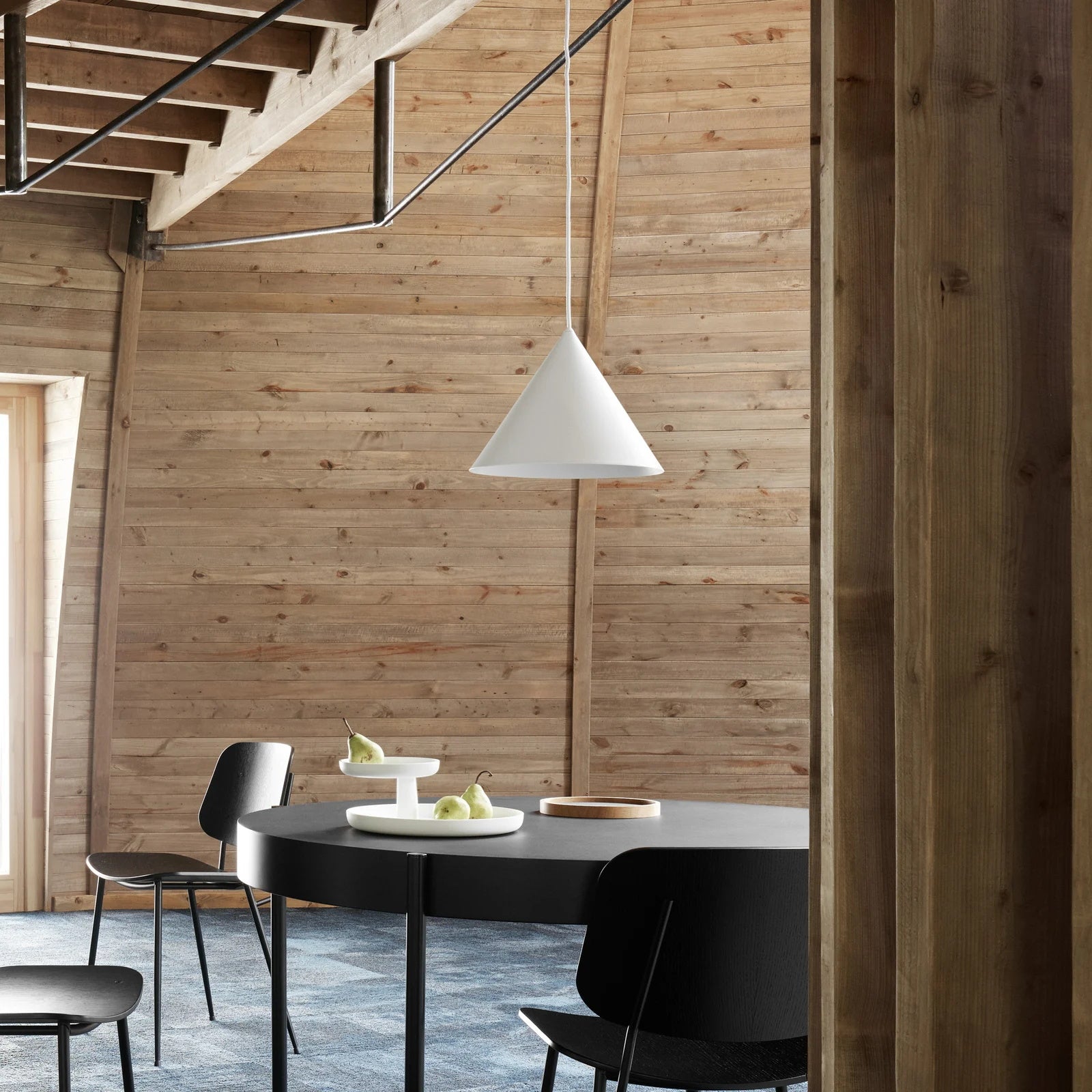 Caeluvyu Modern Minimalist Dark Metal Pendant Lamp - Neutralighting