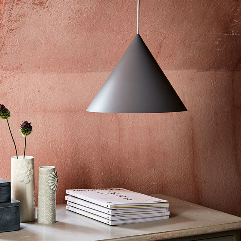 Caeluvyu Modern Minimalist Dark Metal Pendant Lamp - Neutralighting