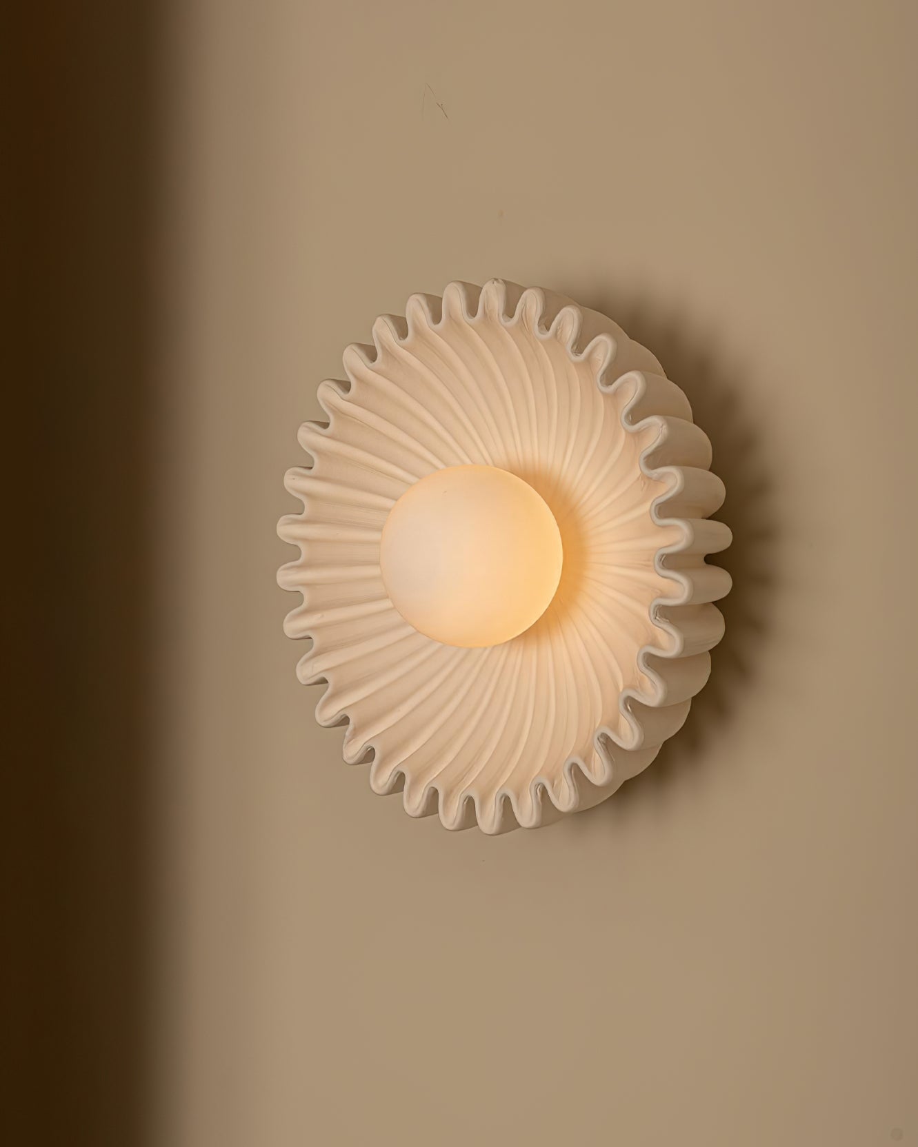 Wall Lamp Ceramics and Glass Dark Green White Black Beige Sculptural - Neutralighting