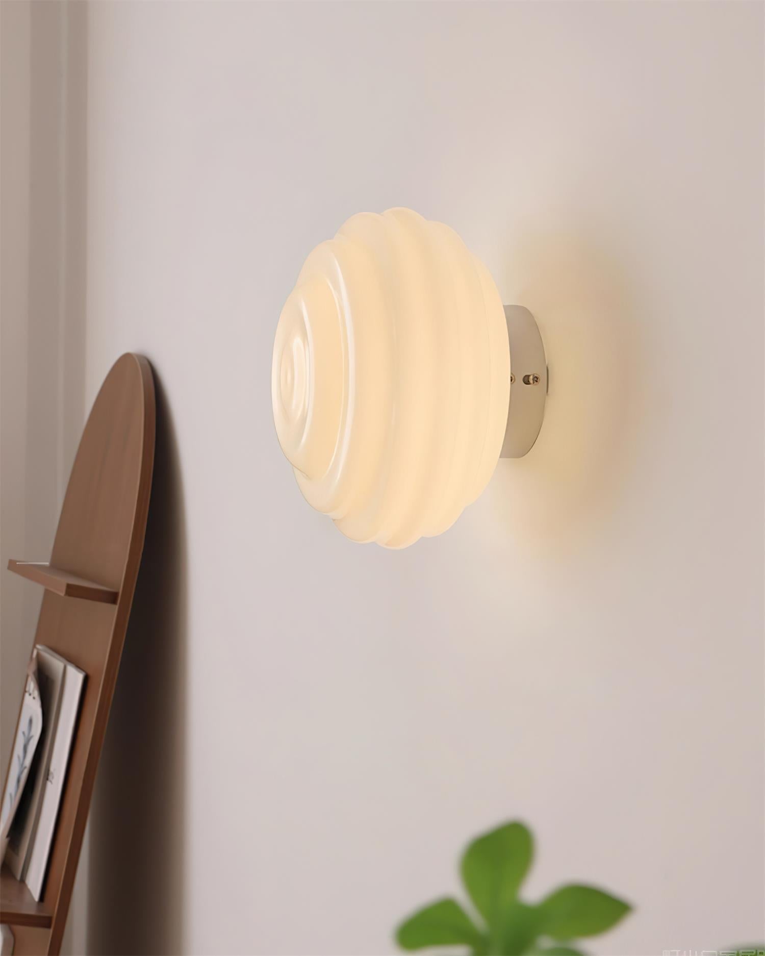 Duvia Rippled Glass Wall Lamp - Neutralighting