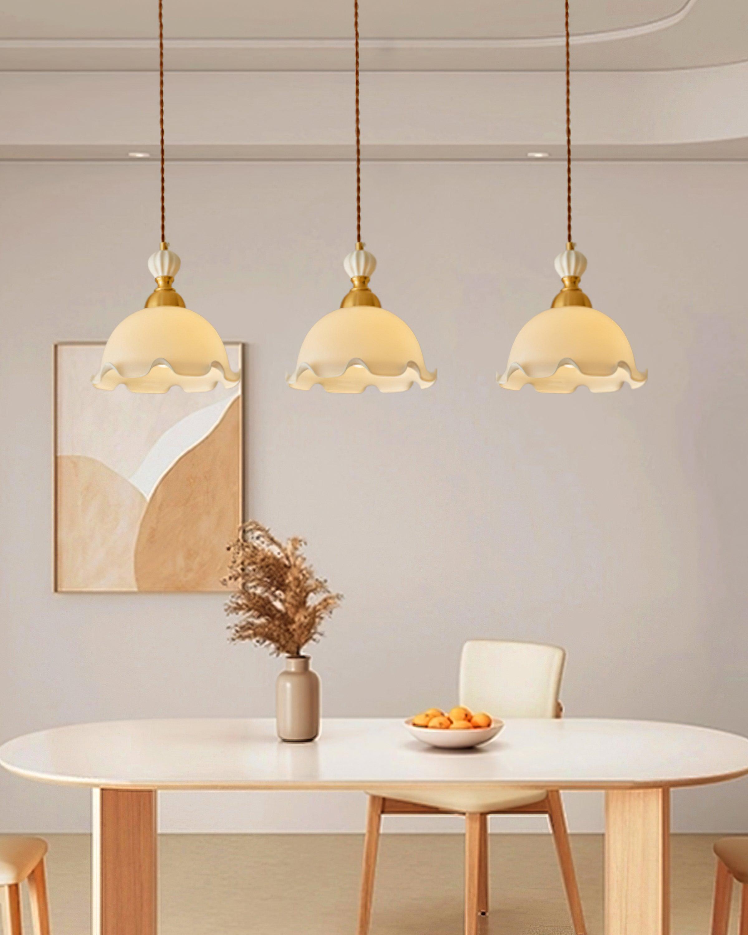 Pendant Lamp Wavy Edge Glass Shade Soft Glow Vintage Romantic - Neutralighting