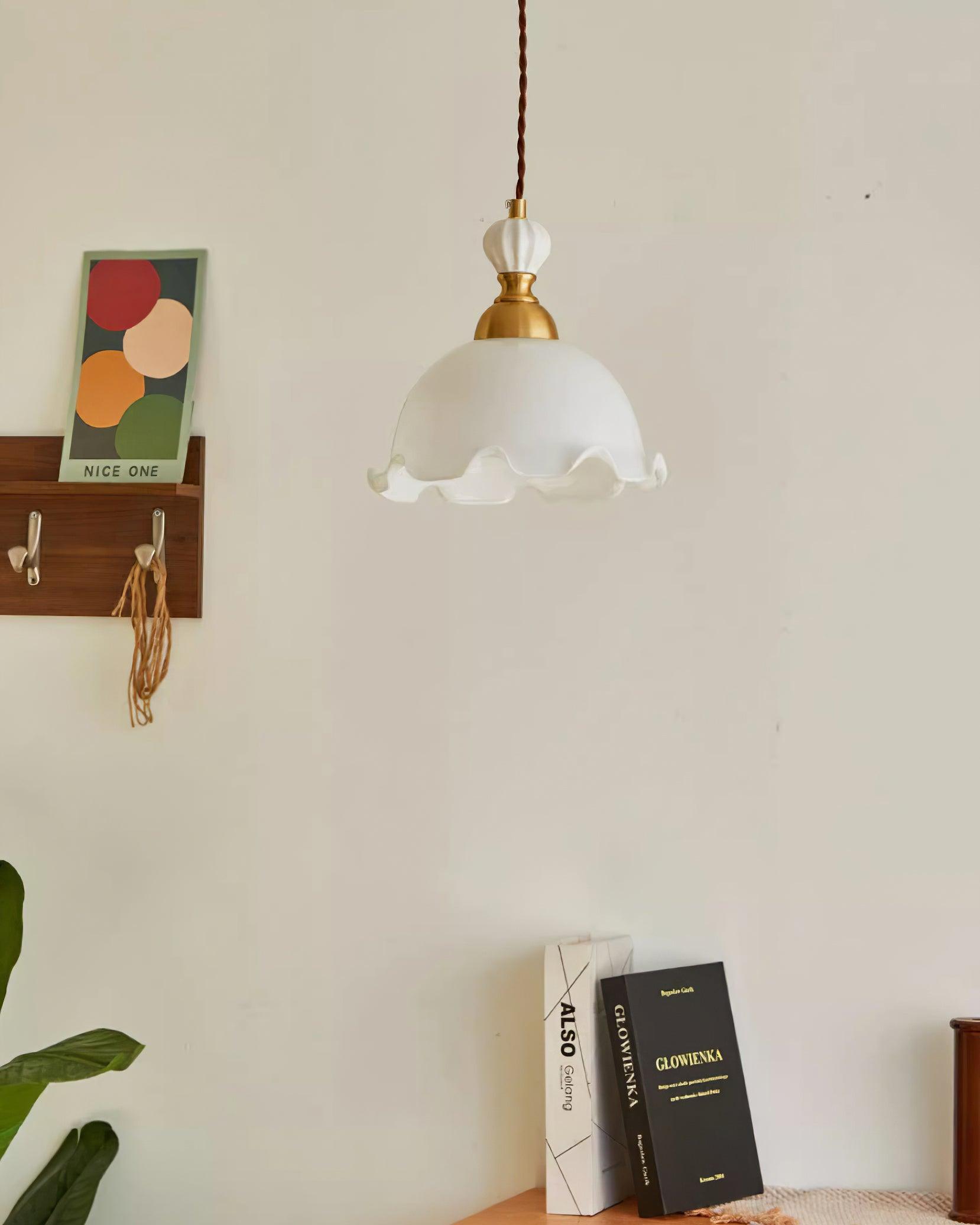 Pendant Lamp Wavy Edge Glass Shade Soft Glow Vintage Romantic - Neutralighting