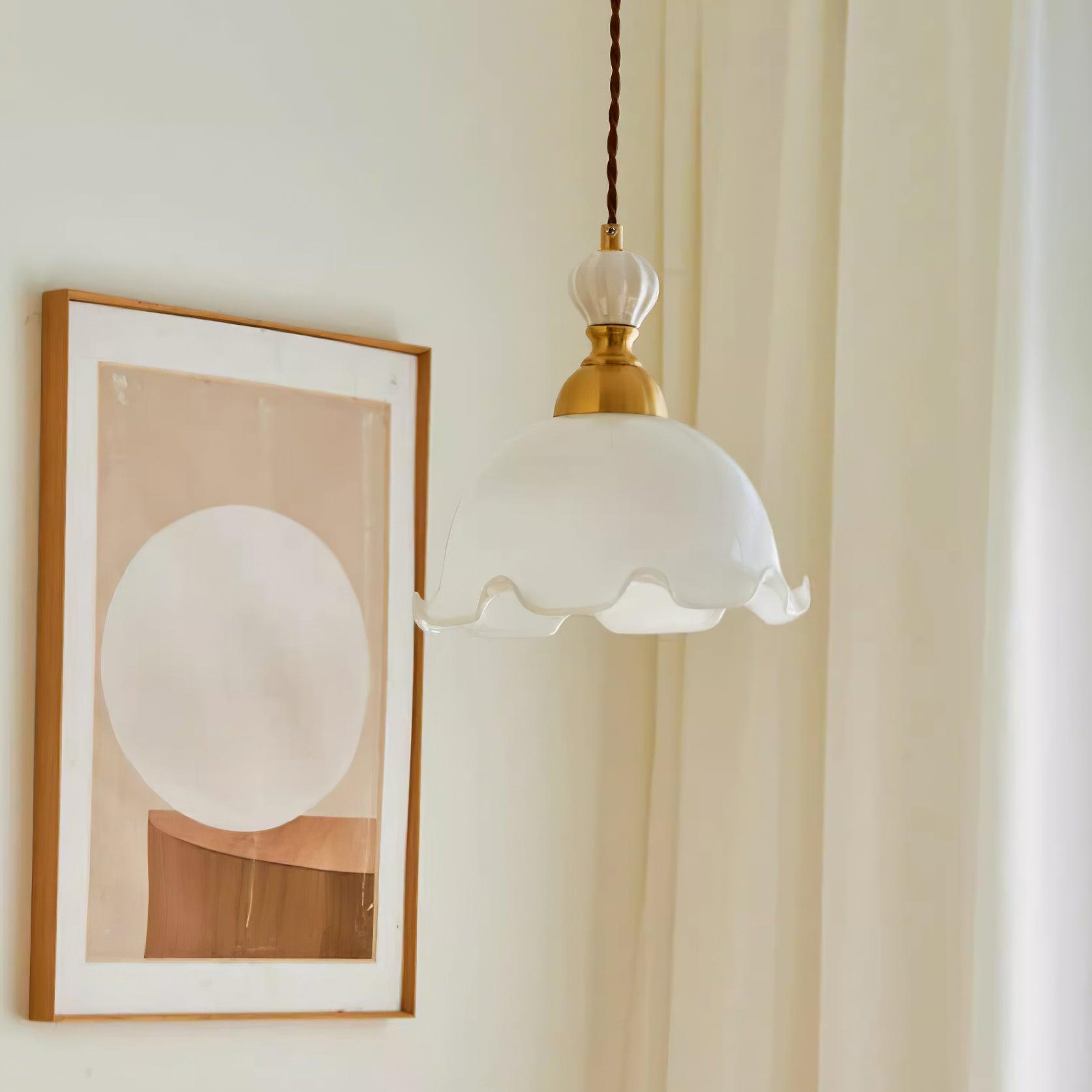 Pendant Lamp Wavy Edge Glass Shade Soft Glow Vintage Romantic - Neutralighting
