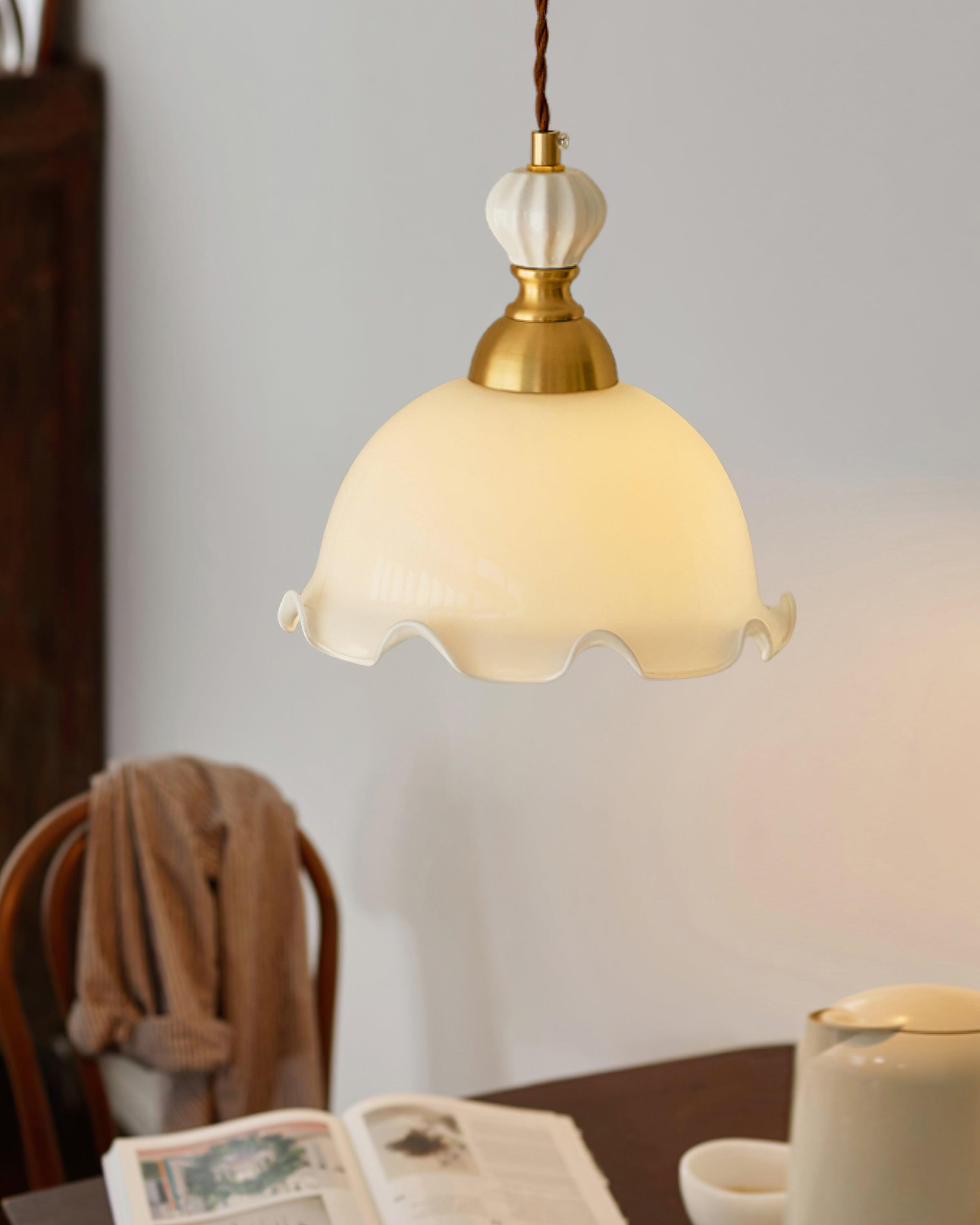 Pendant Lamp Wavy Edge Glass Shade Soft Glow Vintage Romantic - Neutralighting