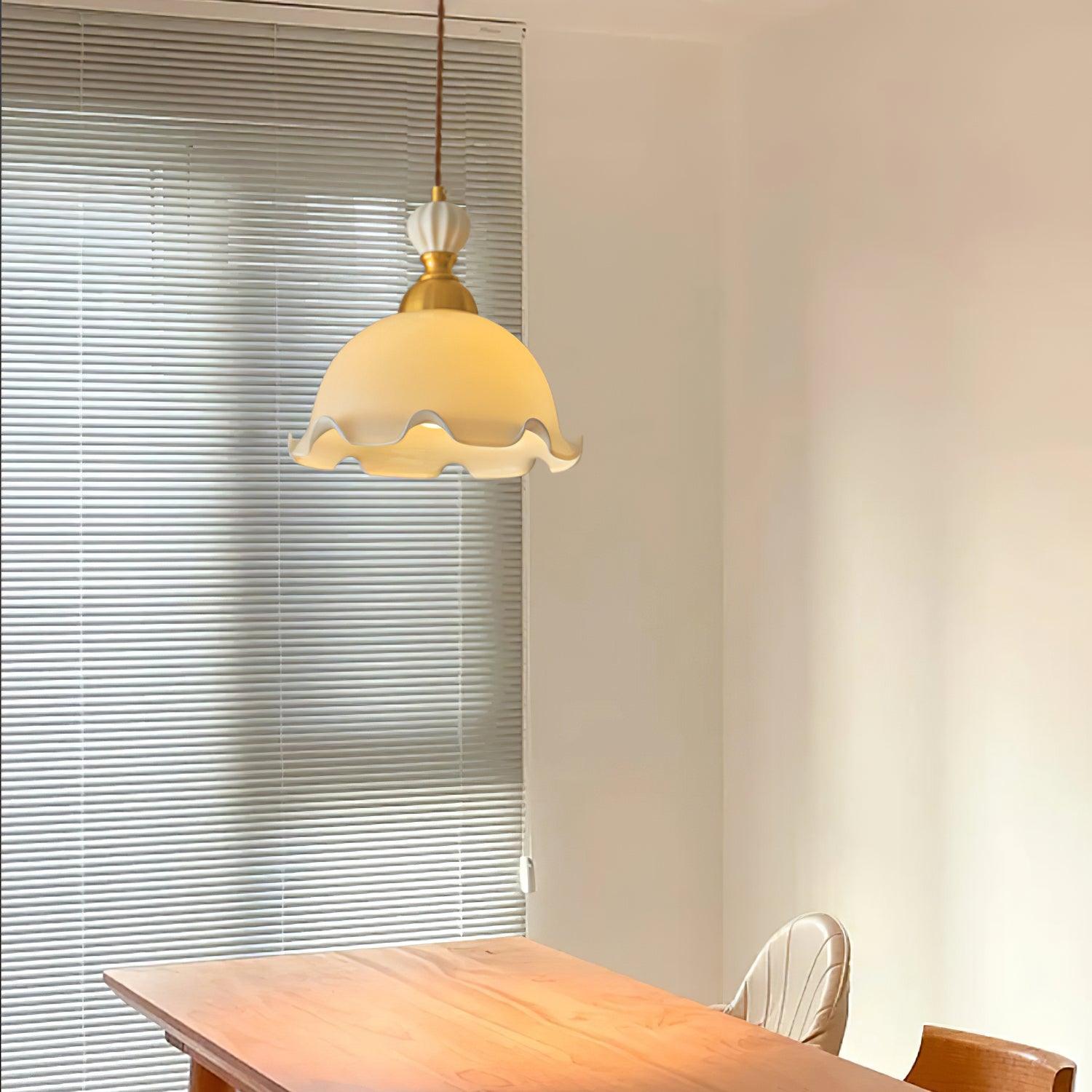 Pendant Lamp Wavy Edge Glass Shade Soft Glow Vintage Romantic - Neutralighting