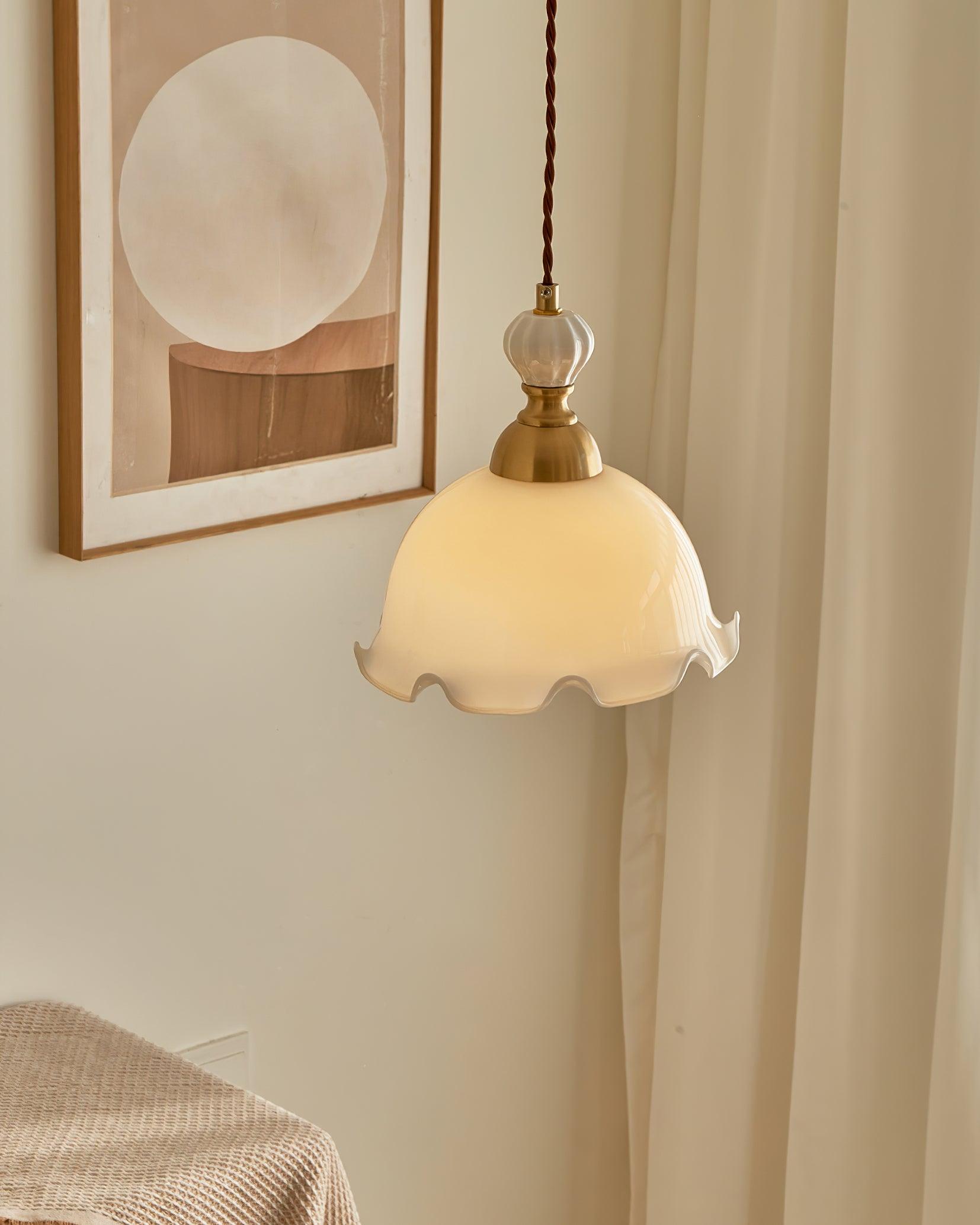 Pendant Lamp Wavy Edge Glass Shade Soft Glow Vintage Romantic - Neutralighting