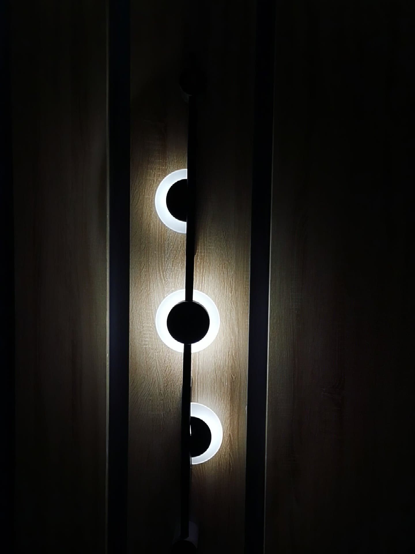 Slender Wall Lamp Alabaster Modern Minimalist - Neutralighting