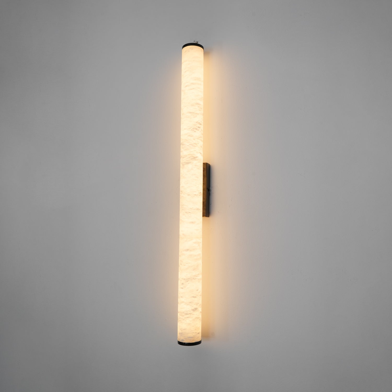 Klyr Alabaster Vertical Cylindrical Wall Lamp - Neutralighting