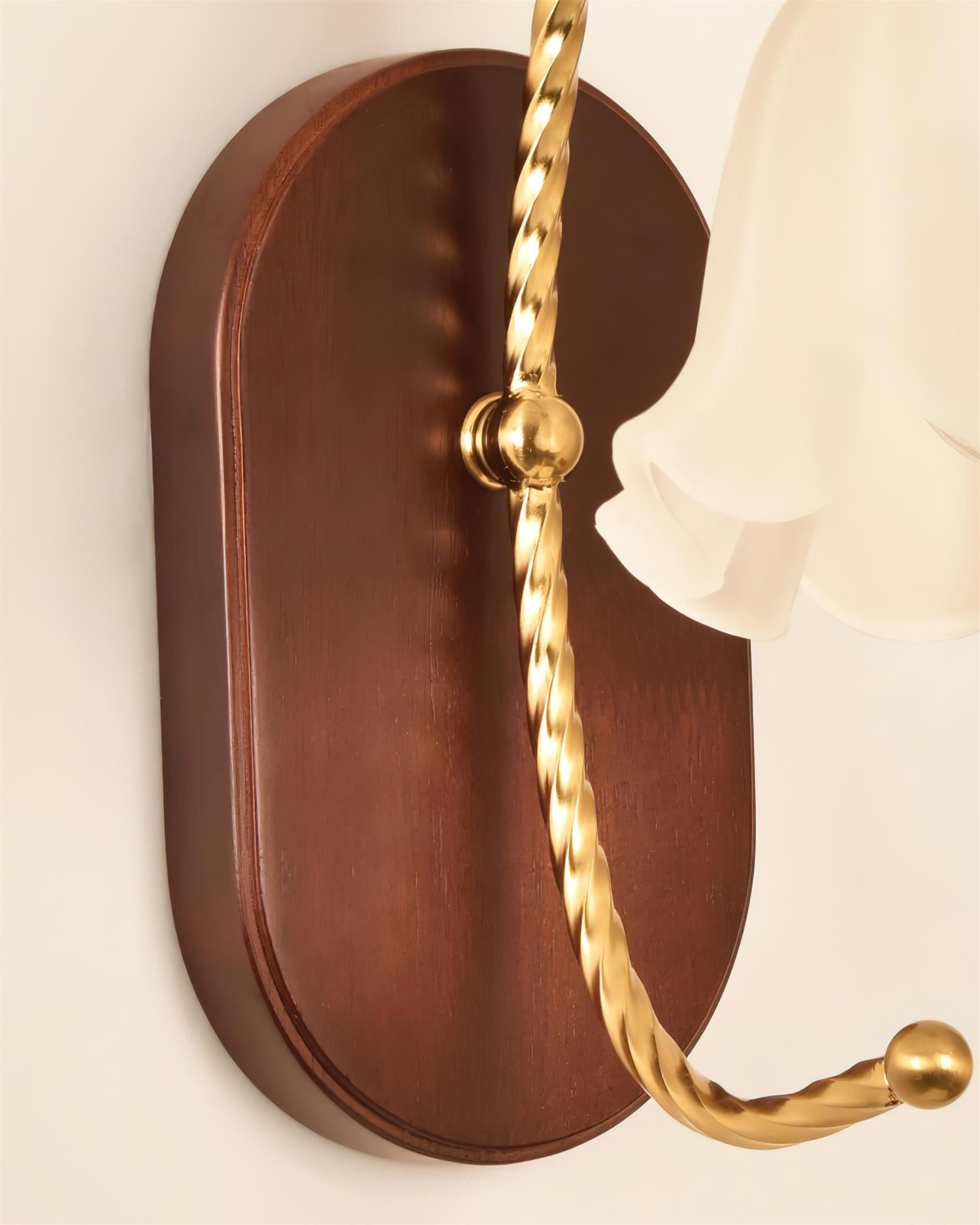 Calyx Wall Lamp