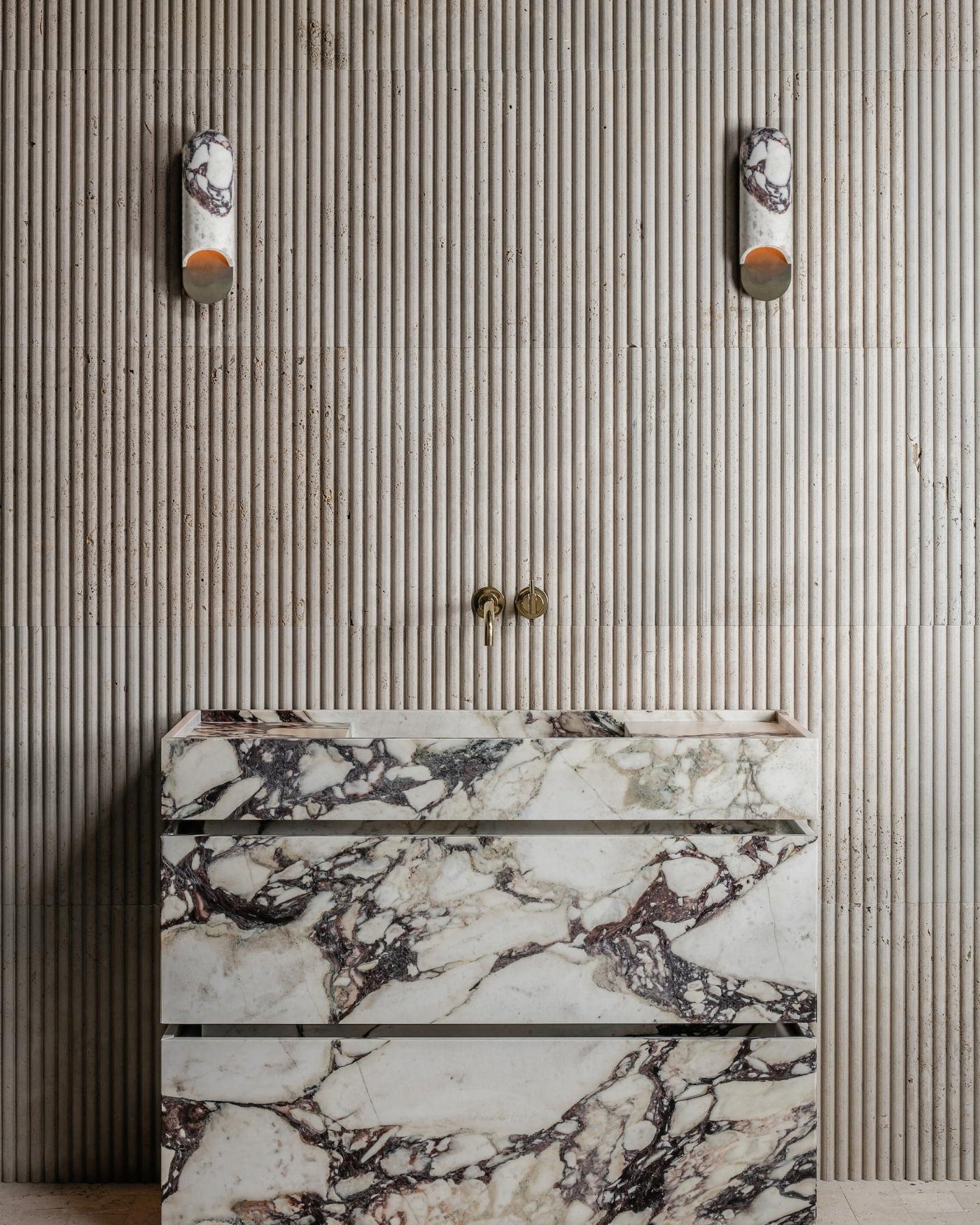 Capsule Wall Lamp Yellow Travertine Marble Brass - Neutralighting