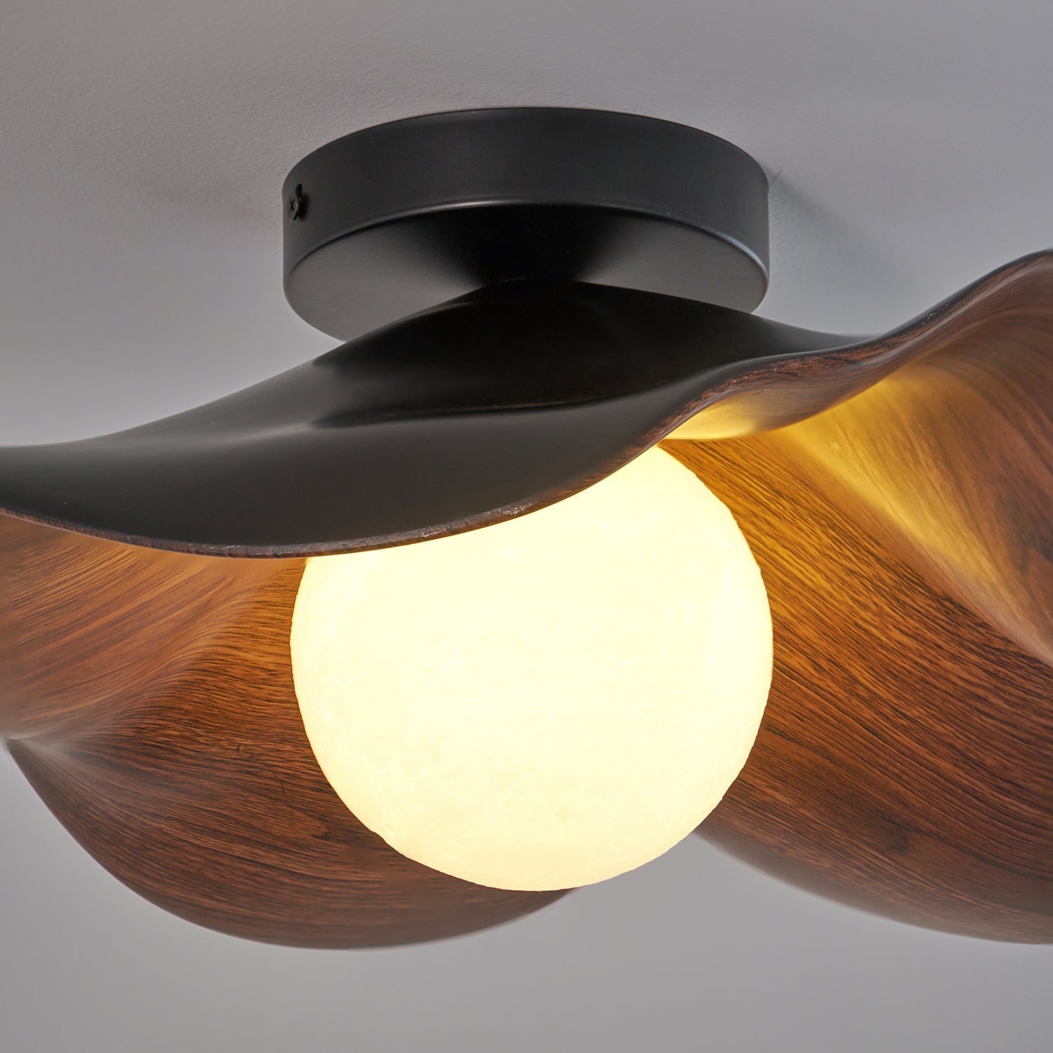 Lanoe Ceiling Light Wood Black&White - Neutralighting