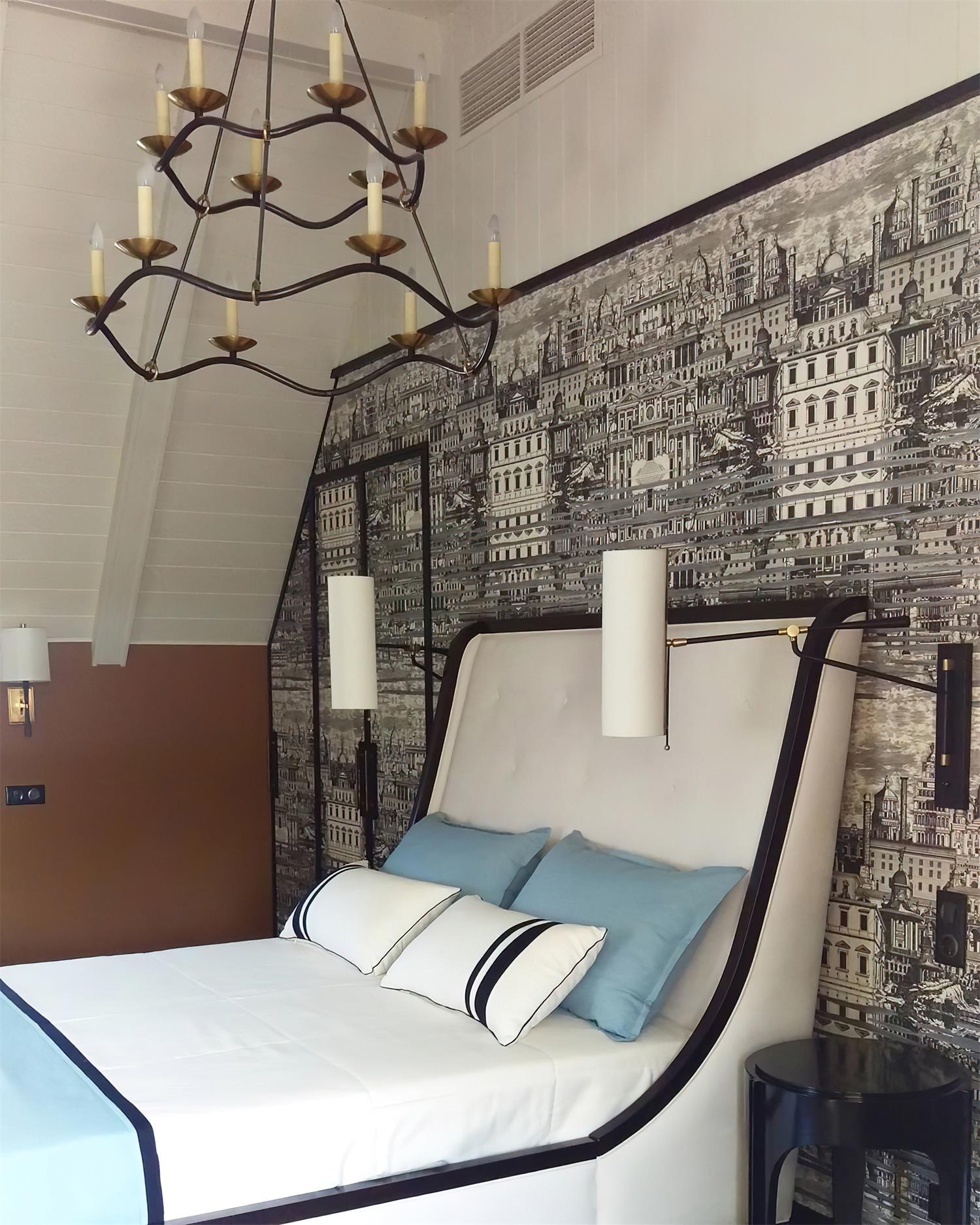 Juvin Two-Tier Candle Chandelier - Neutralighting