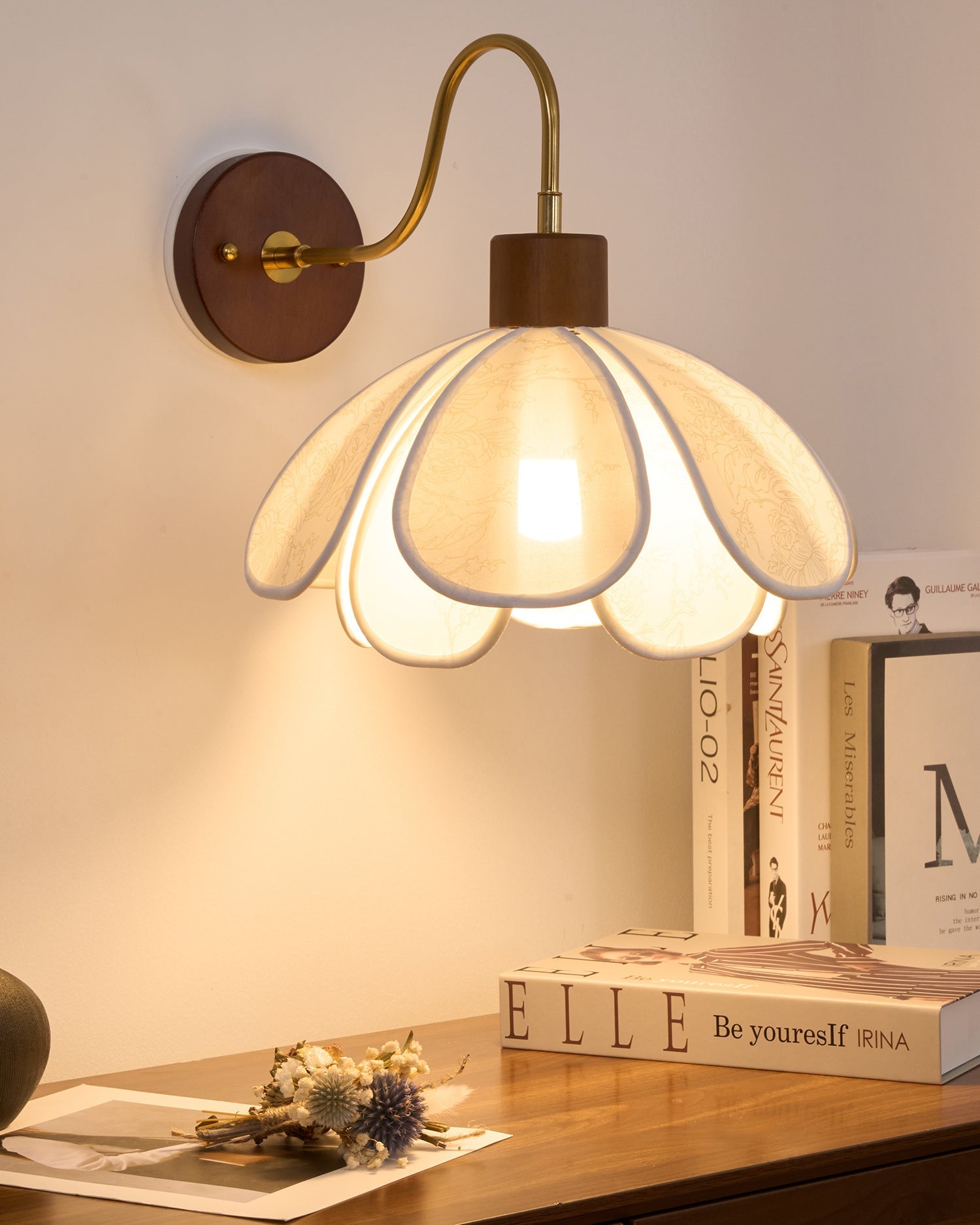 Florayne Vintage Floral Glass Wall Lamp - Neutralighting