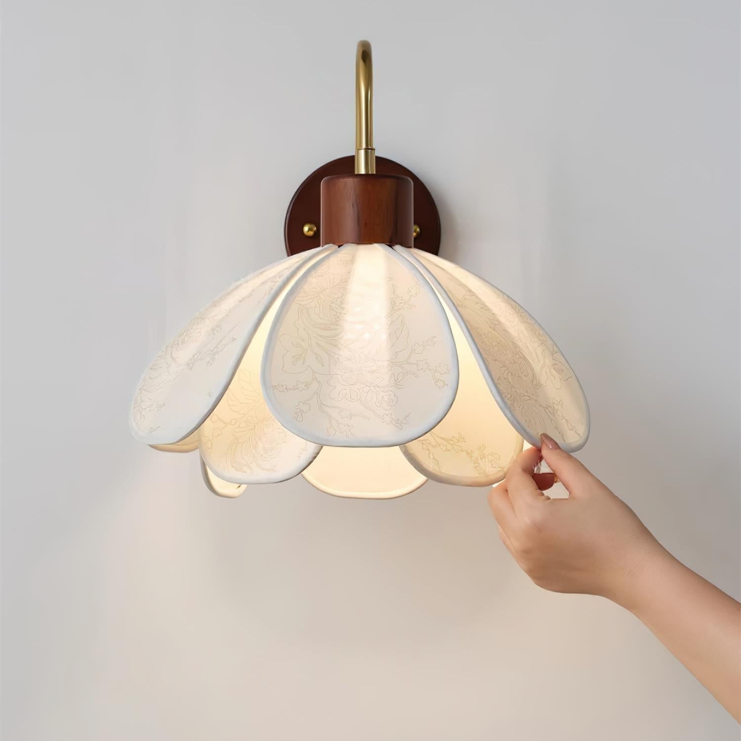 Yuki Wall Lamp Floral Wood Fabirc - Neutralighting