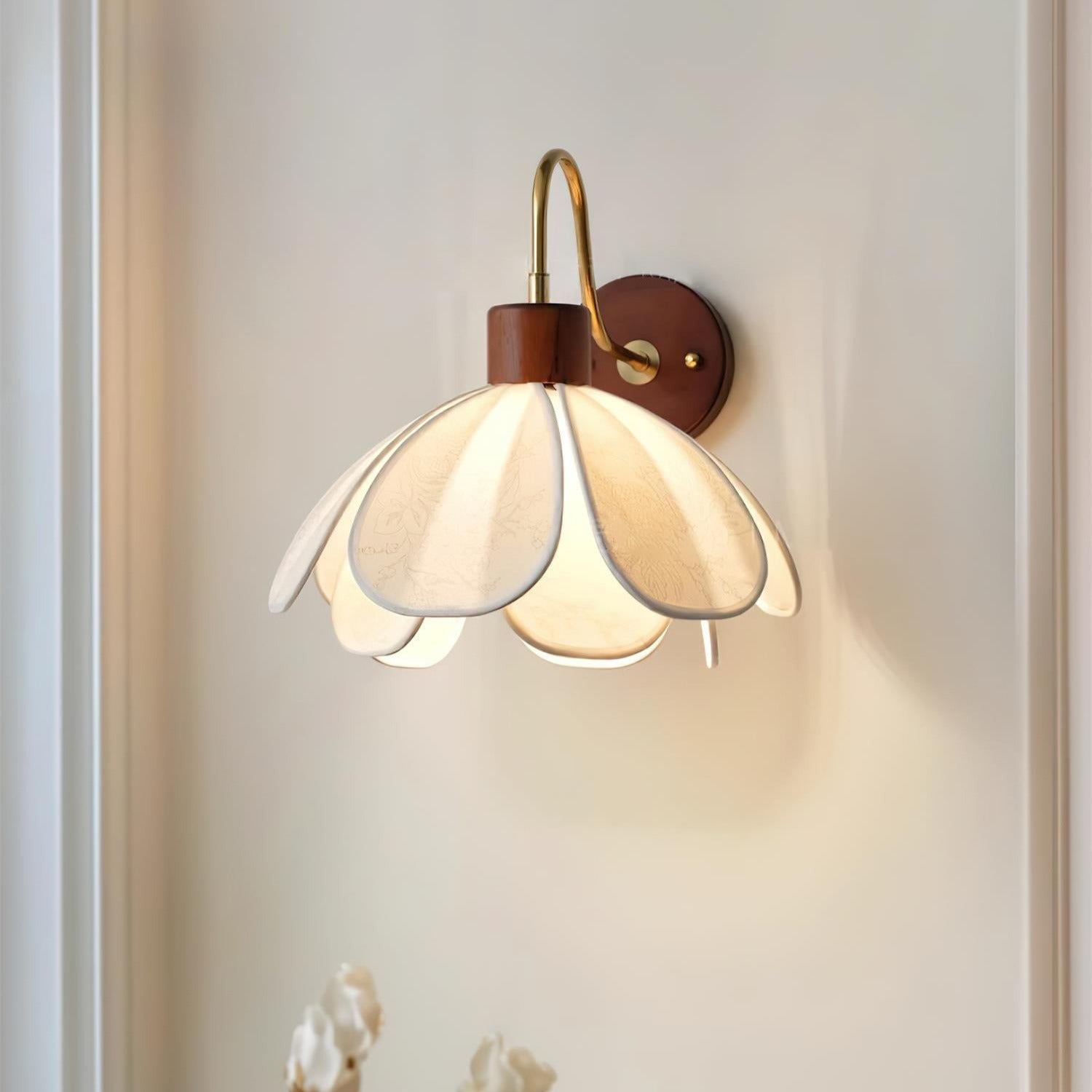 Yuki Wall Lamp Floral Wood Fabirc - Neutralighting