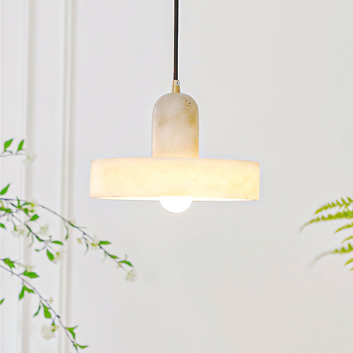 Luste Disc Orb Alabaster Pendant Light - Neutralighting