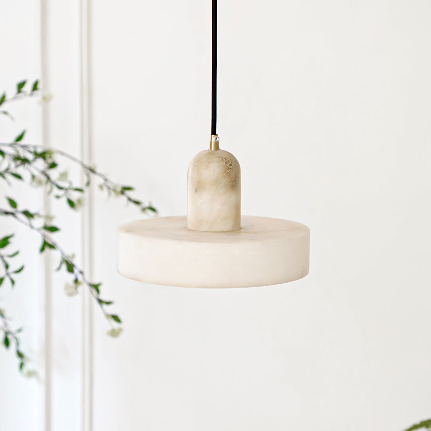 Luste Disc Orb Alabaster Pendant Light - Neutralighting