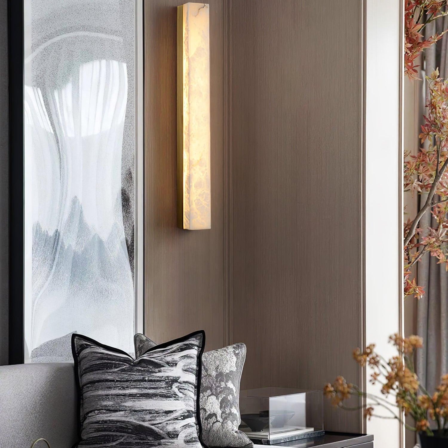 Isen Linear Brass Alabaster Wall Lamp - Neutralighting