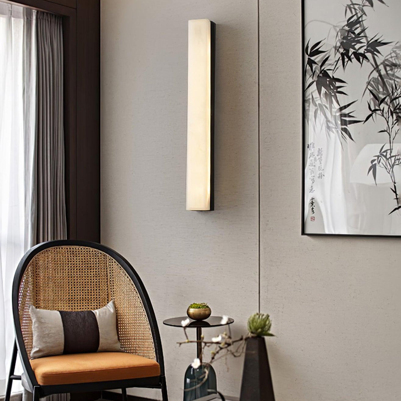 Isen Linear Brass Alabaster Wall Lamp - Neutralighting