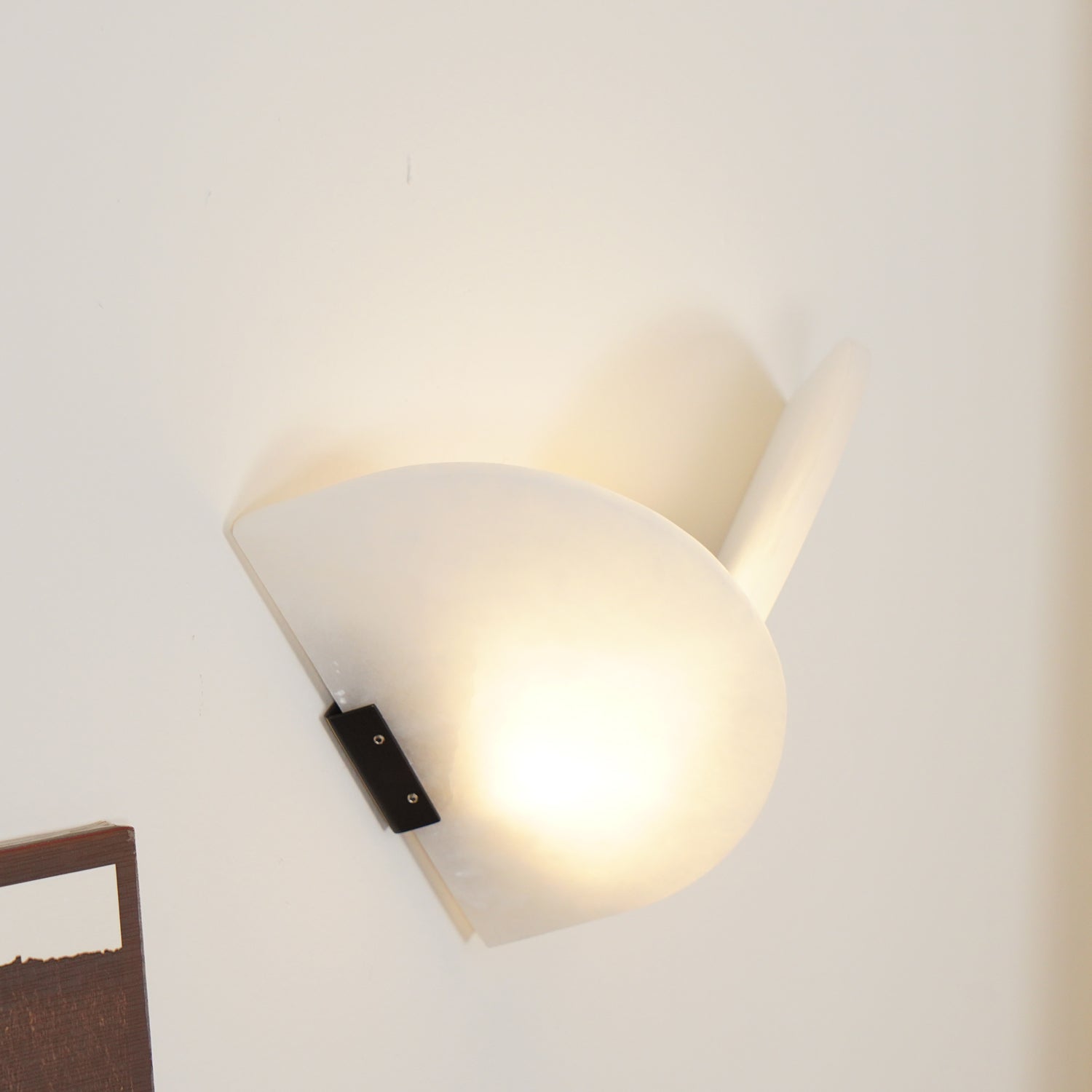 Cevelaris Heart Alabaster Wall Light - Neutralighting
