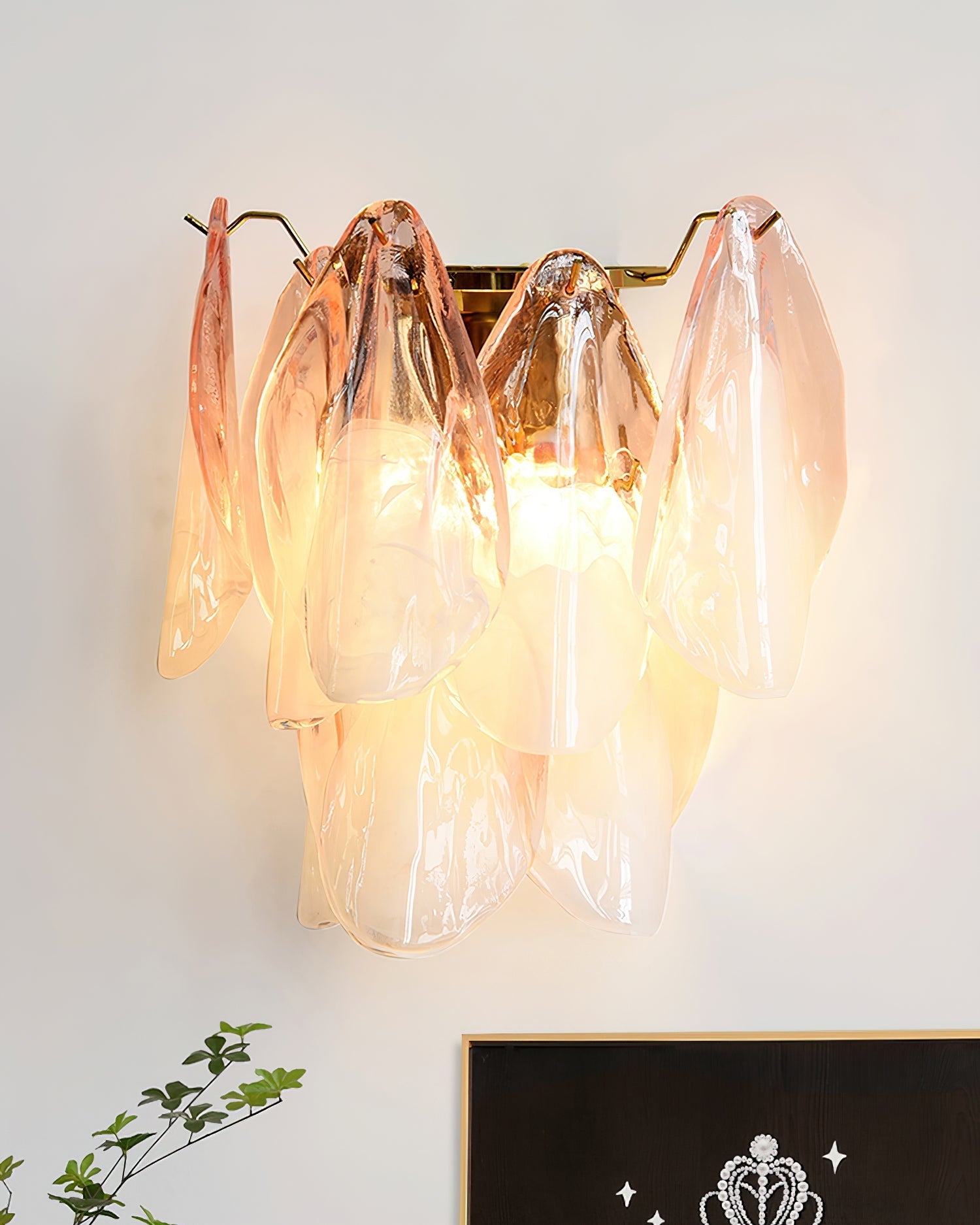 Opheli Petal Glass Wall Lamp - Neutralighting