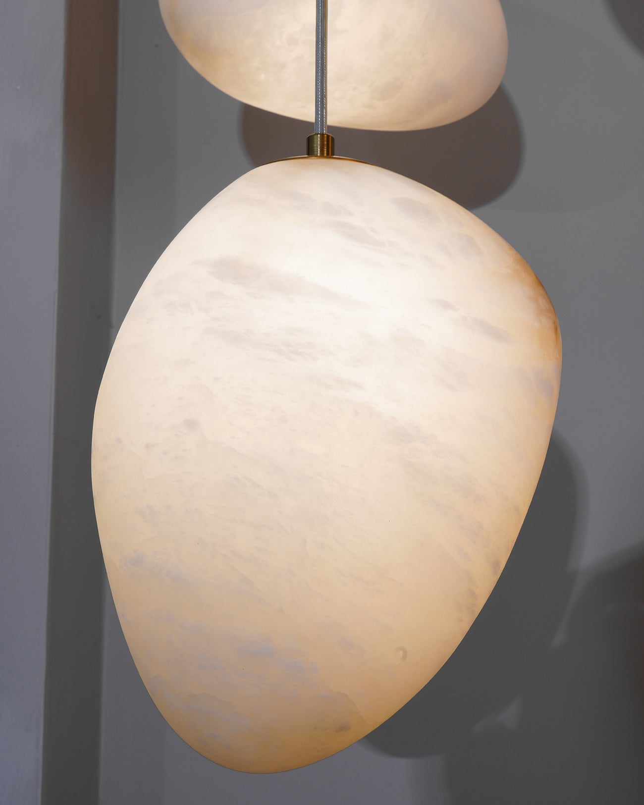 Goose Pendant Lamp Alabaster Brass Sophistication - Neutralighting
