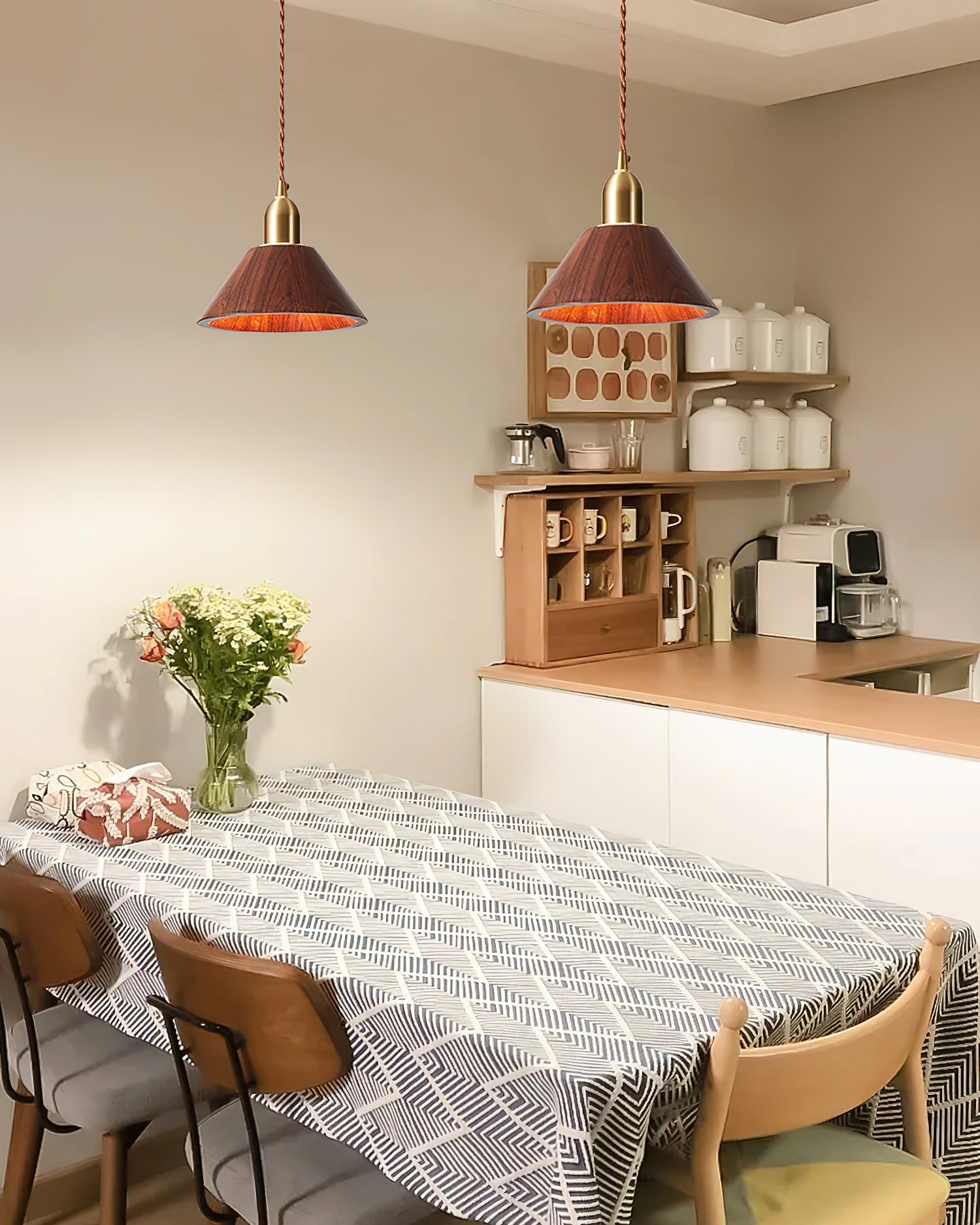 Wood Pendant Lamp Assorted Shapes in Solid Wood and Brass - Neutralighting