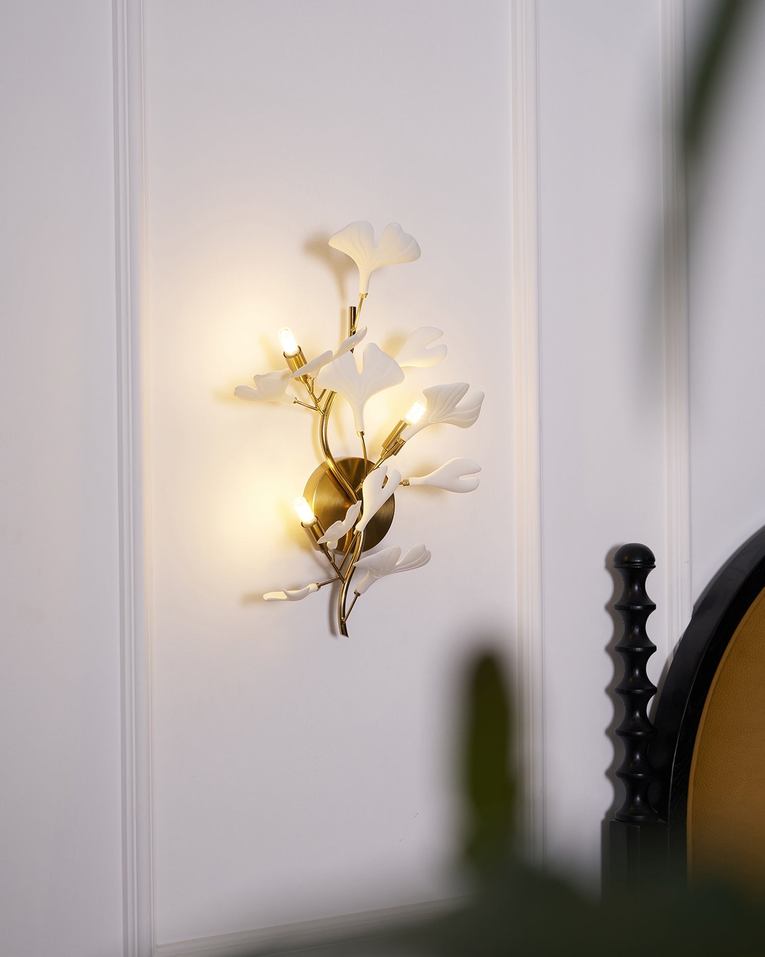 Wall Lamp Gingko Ceramic Petal Shades Gold Art Nouveau - Neutralighting