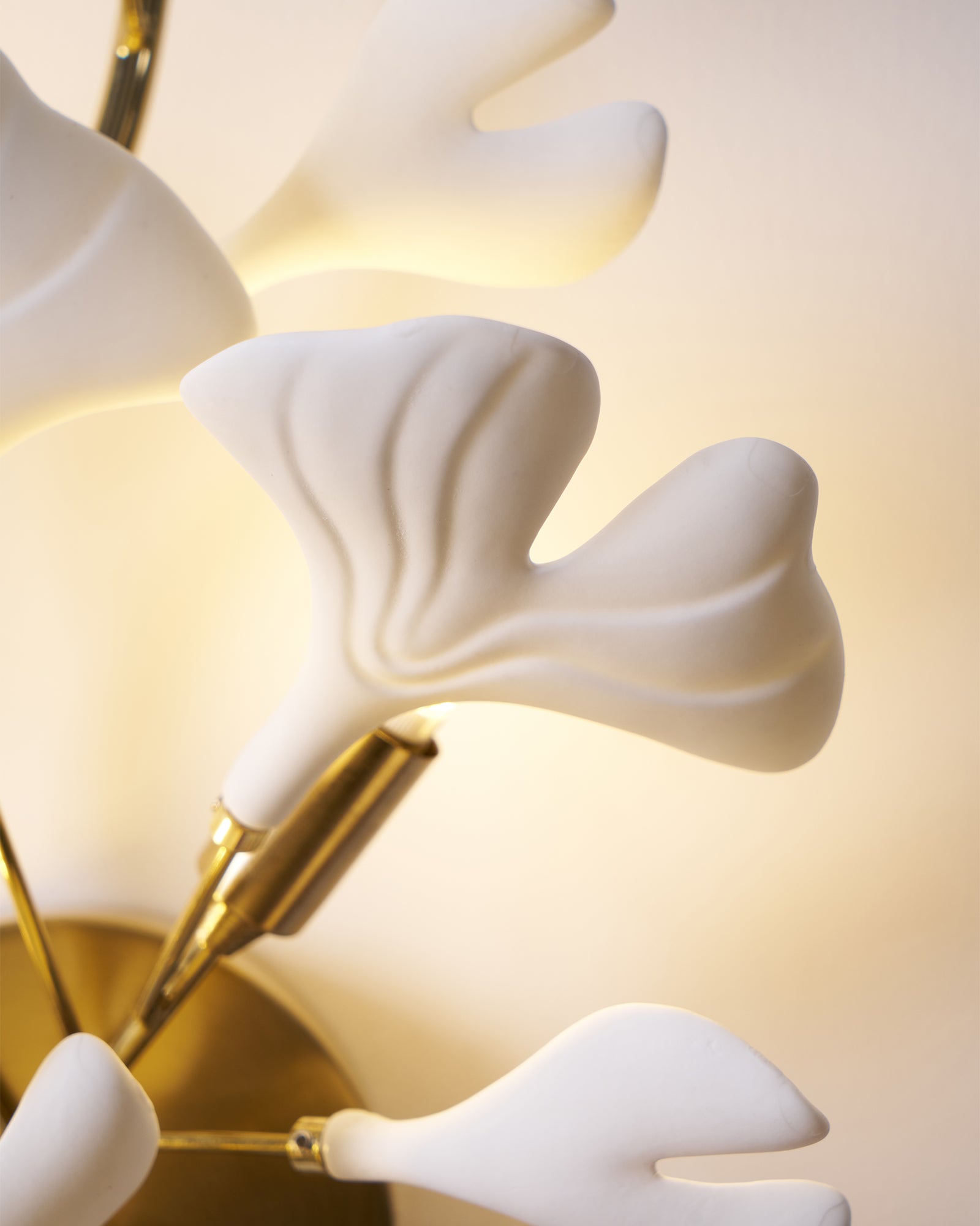 Wall Lamp Gingko Ceramic Petal Shades Gold Art Nouveau - Neutralighting