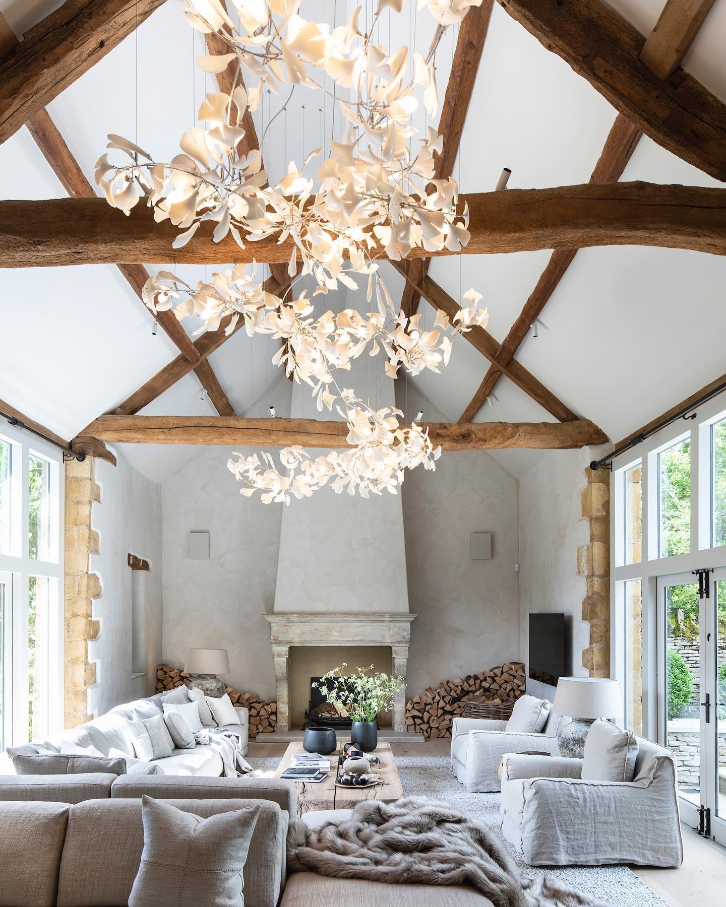 Chandelier Metal Frame Ceramic Gingko Leaf Shade White Gold Modern - Neutralighting
