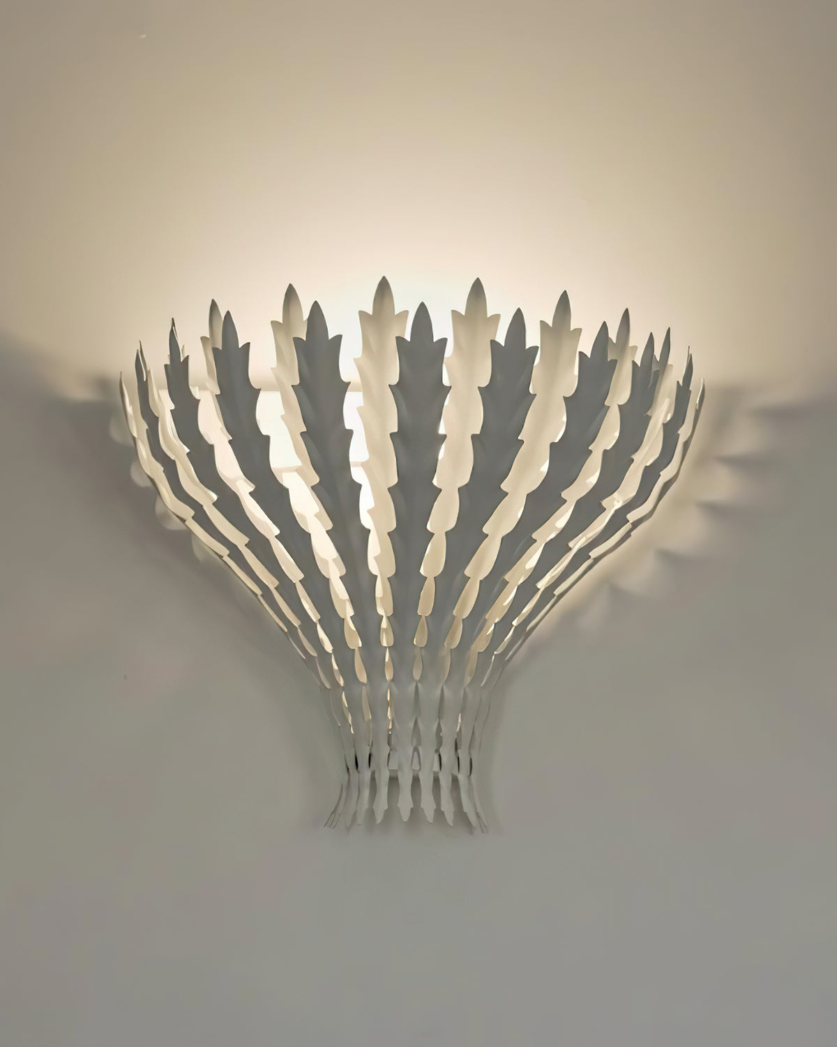 Wall Light Handmade Leaf Motif Metal Body Elegant Sconce - Neutralighting