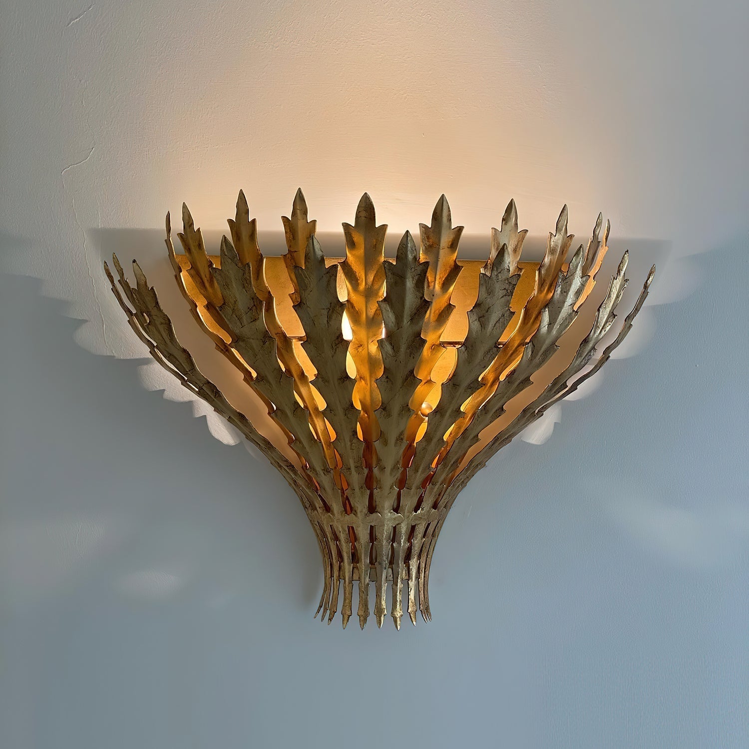 Wall Light Handmade Leaf Motif Metal Body Elegant Sconce - Neutralighting