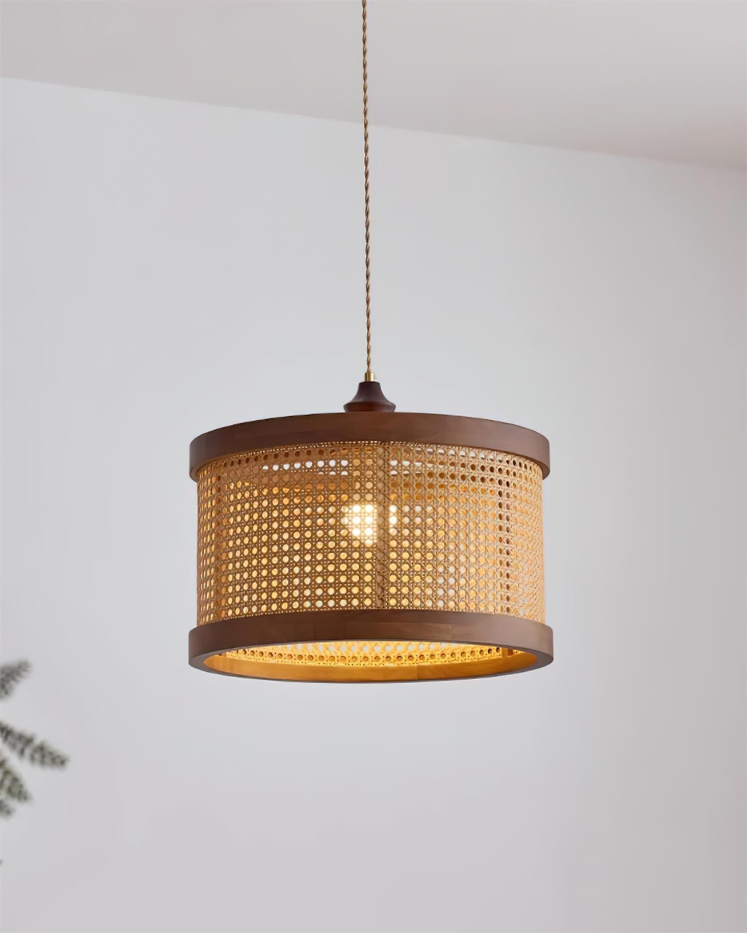 Gudon Woven Rattan Pendant Lamp - Neutralighting