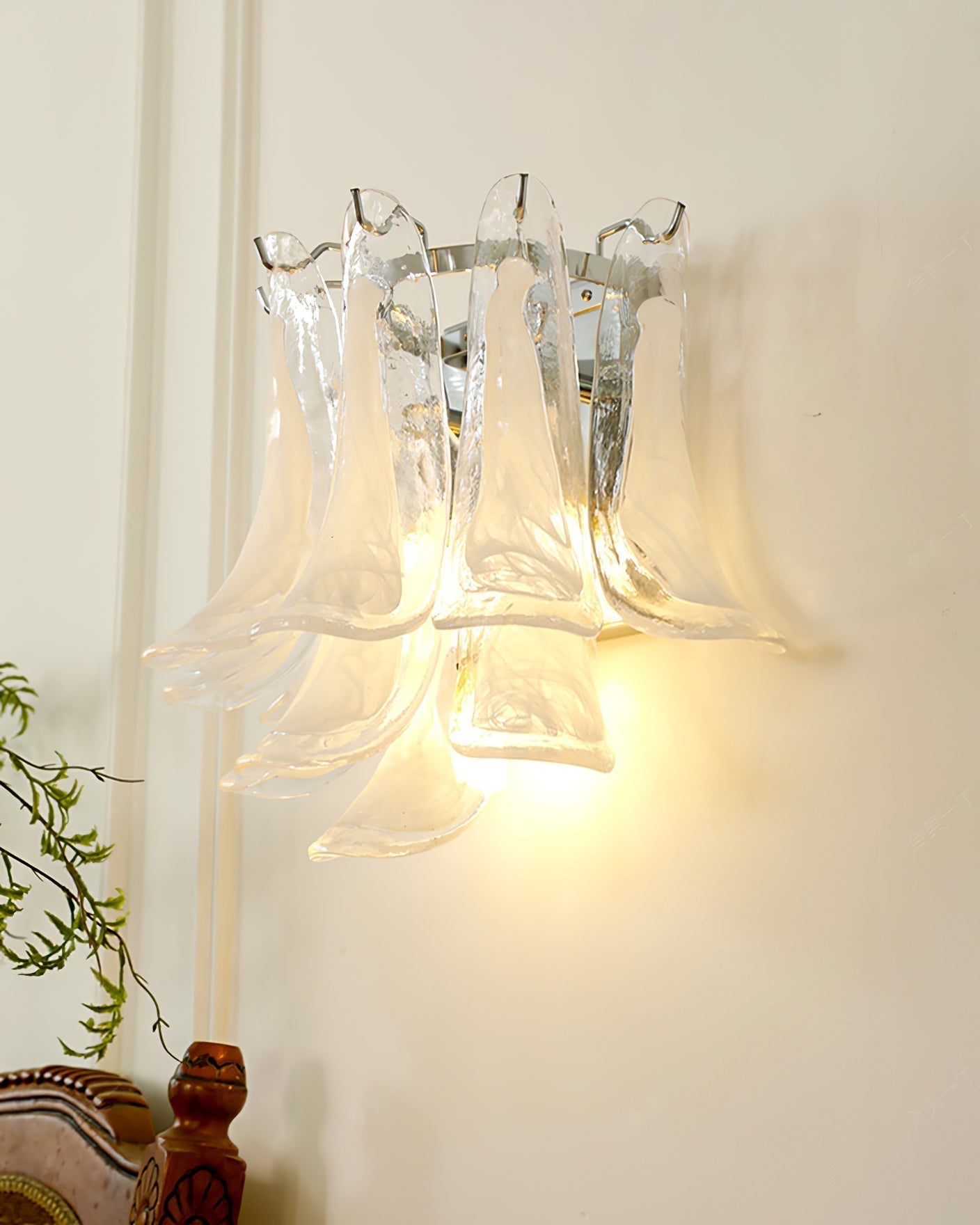 Aurora Wall Lamp Petal Glass Horseshoe Shaped Minimalist - Neutralighting