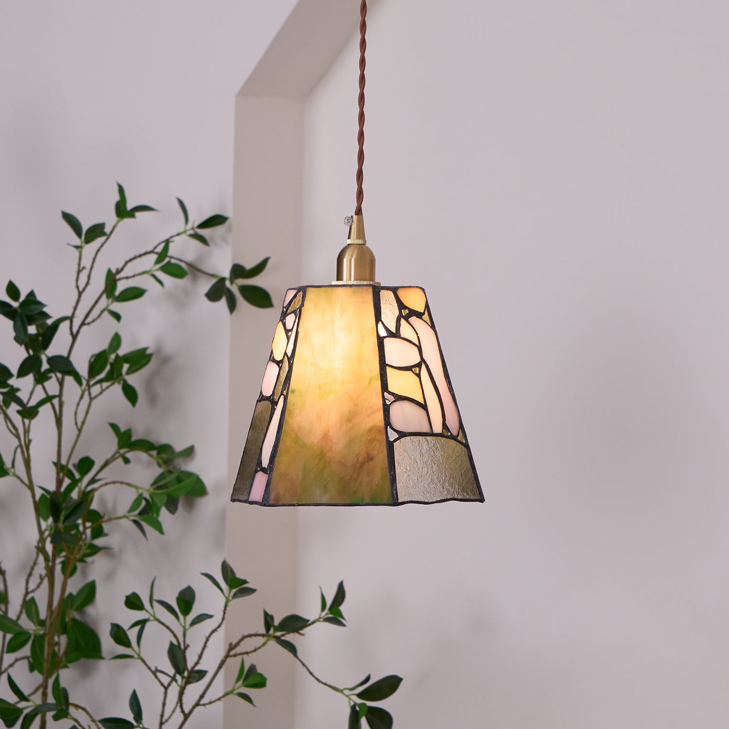 Mavine Tiffany-Style Stained Glass Pendant Light - Neutralighting