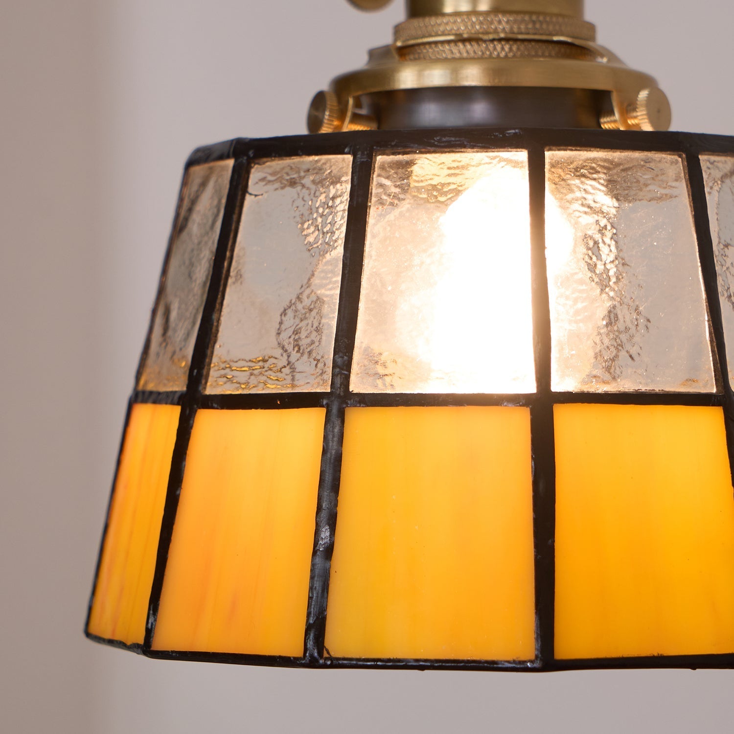 Pendant Lamp Stained Glass Shade Vintage Pattern Brass Retro - Neutralighting