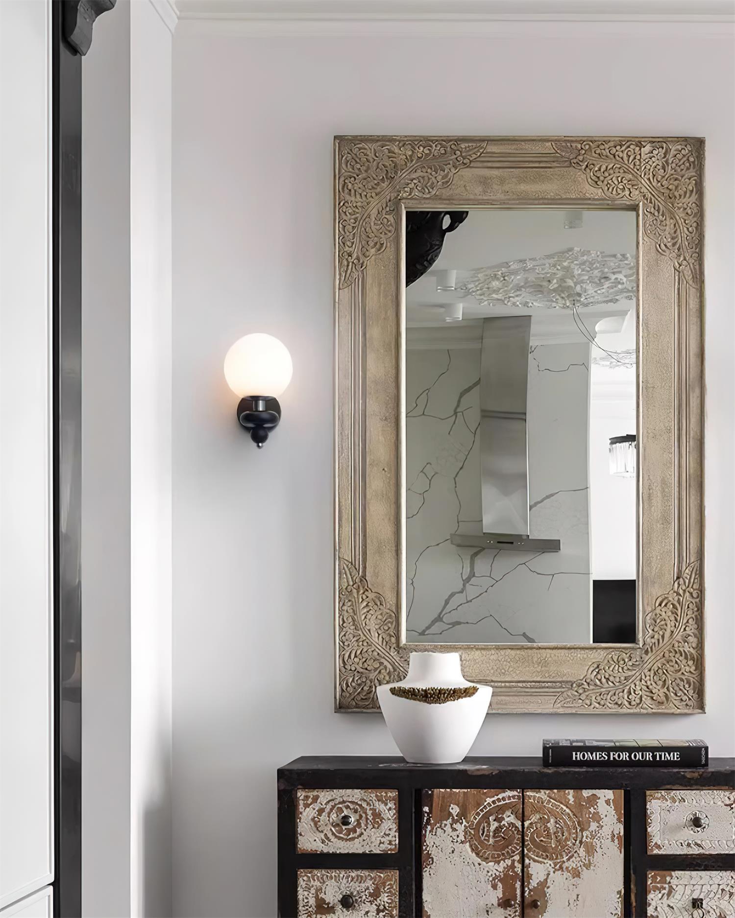 Evelo Modern Globe Wall Lamp - Neutralighting
