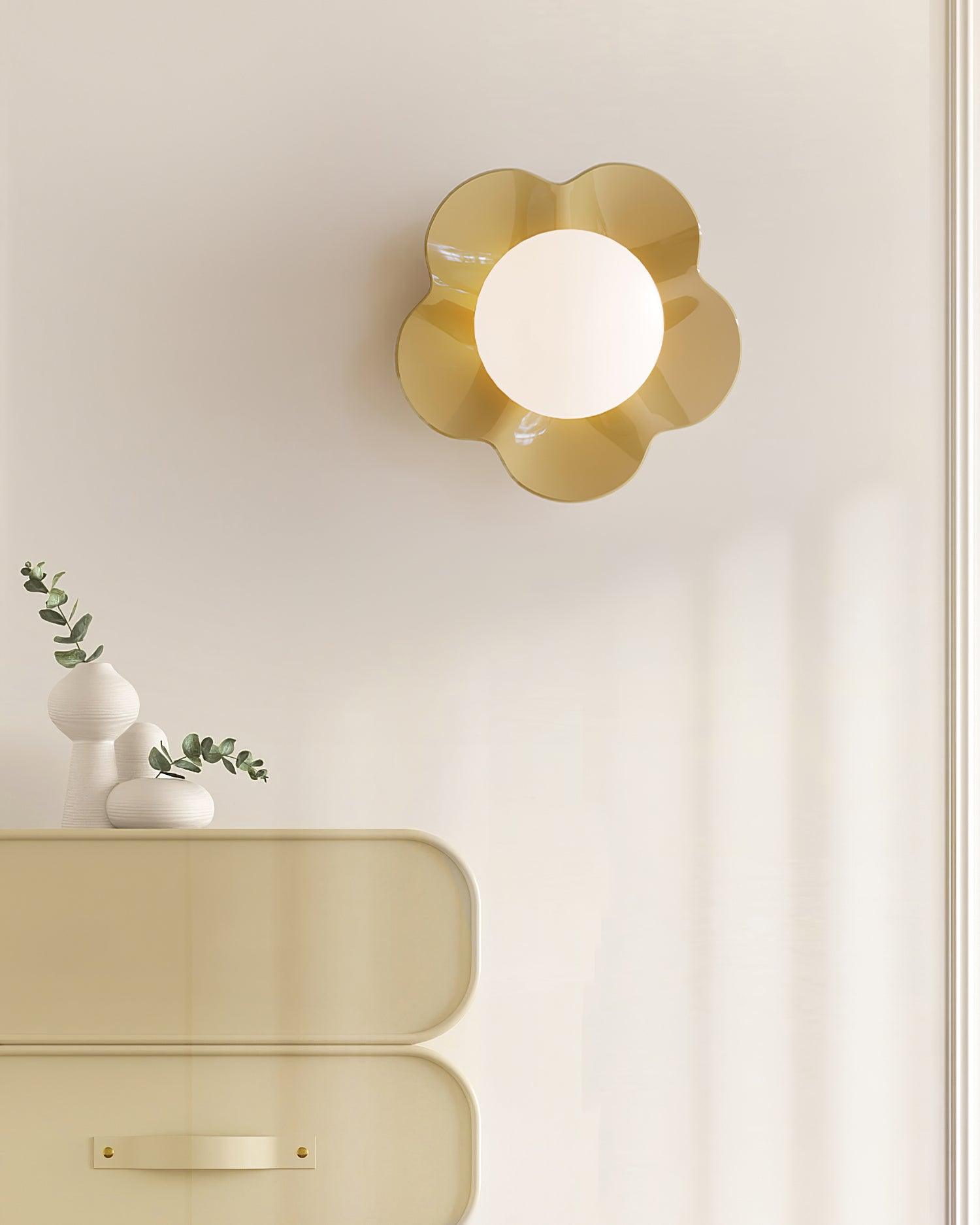 Petalia Wall Lamp - Neutralighting