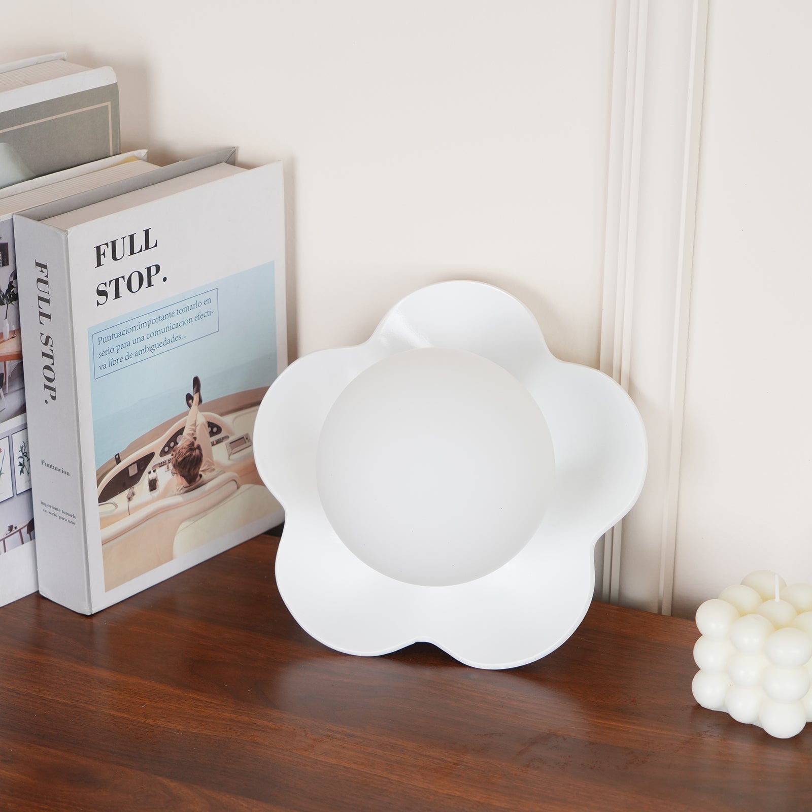 Petalia Wall Lamp - Neutralighting