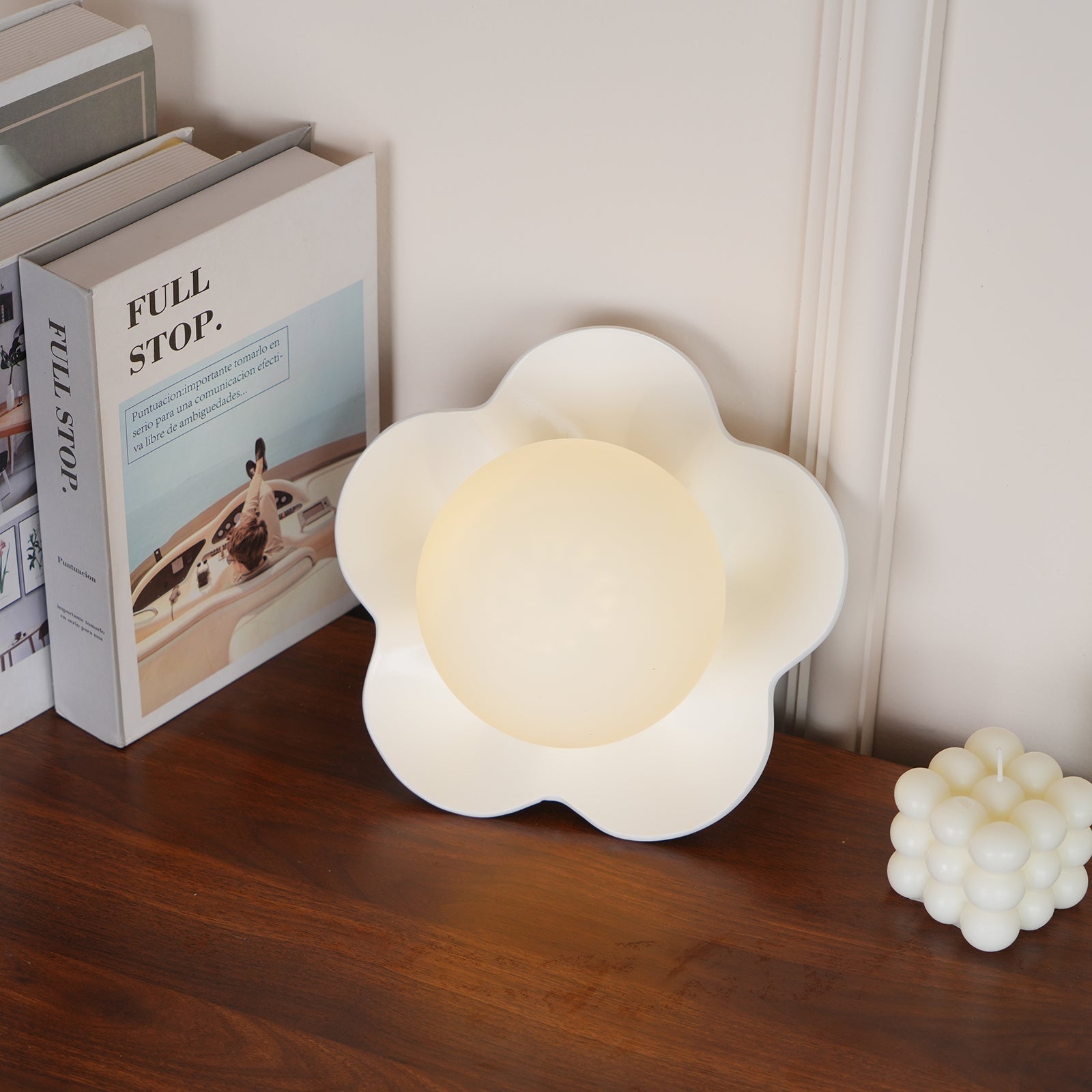 Petalia Wall Lamp - Neutralighting