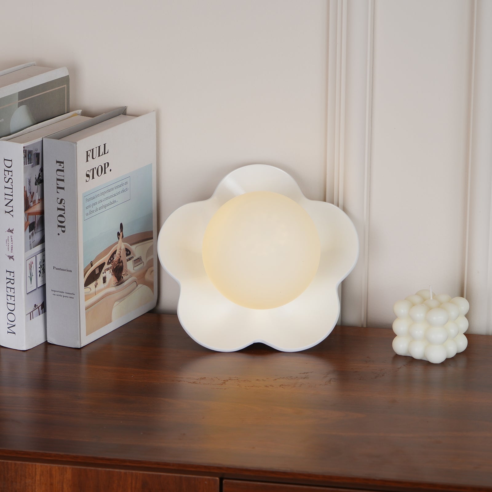 Petalia Wall Lamp - Neutralighting