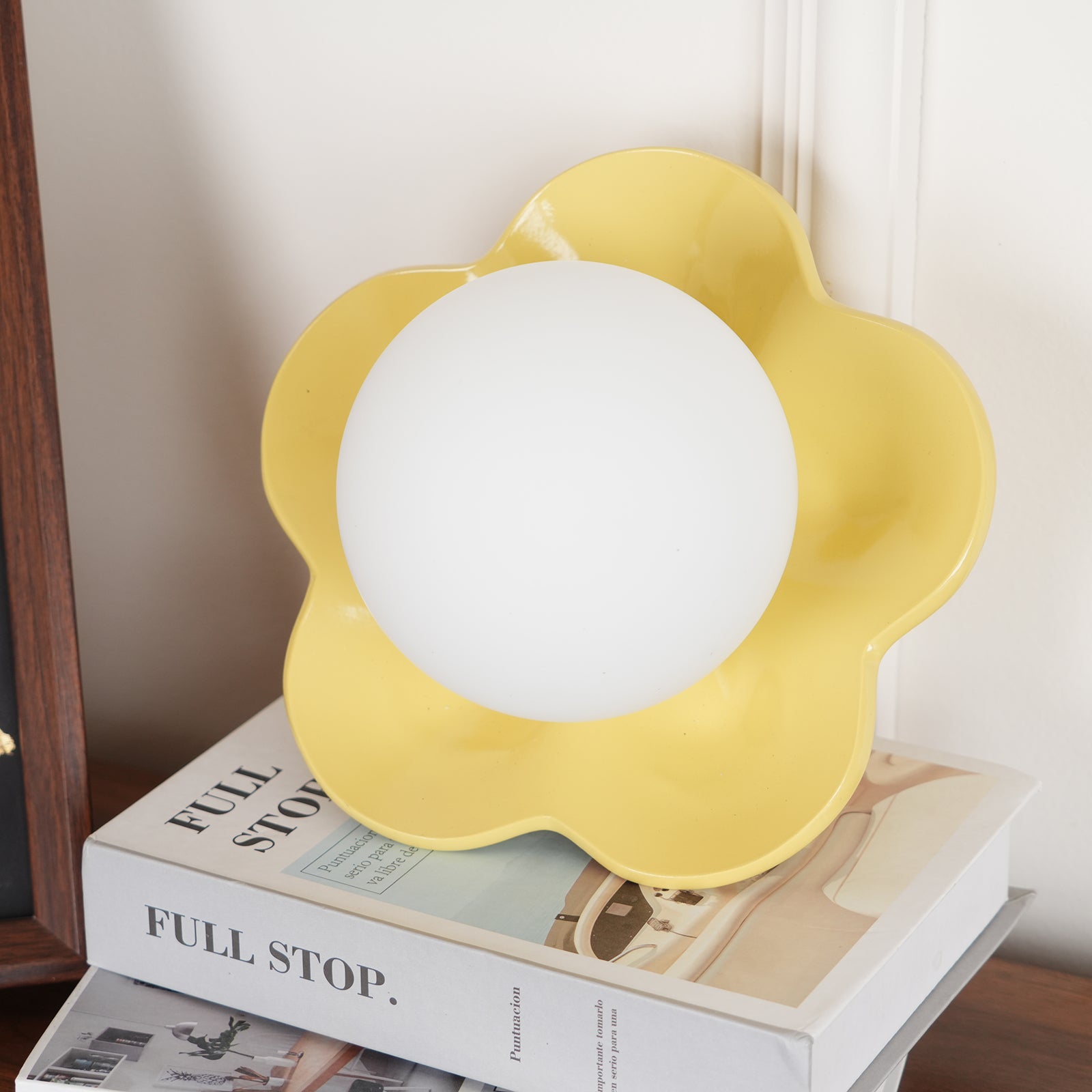 Petalia Wall Lamp - Neutralighting