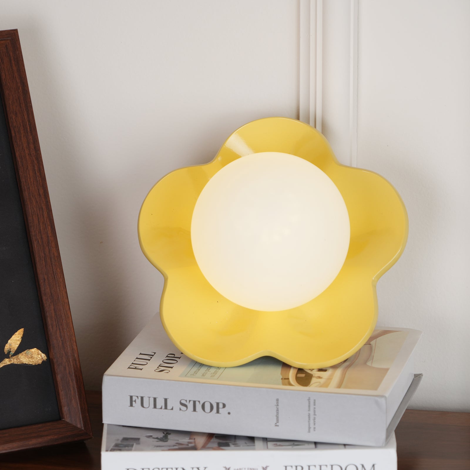 Petalia Wall Lamp - Neutralighting
