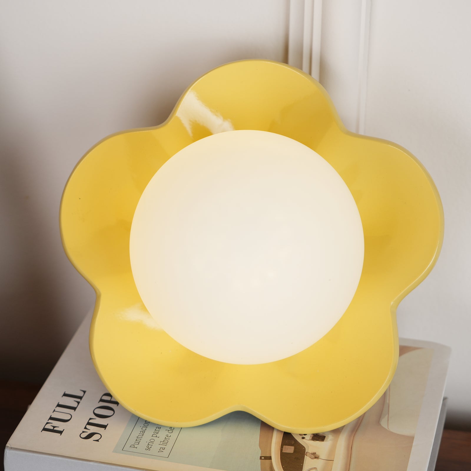 Petalia Wall Lamp - Neutralighting