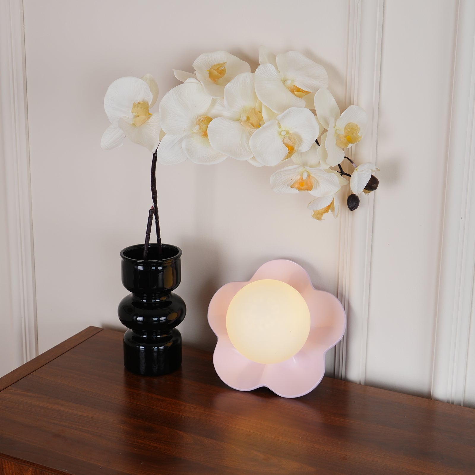 Petalia Wall Lamp - Neutralighting