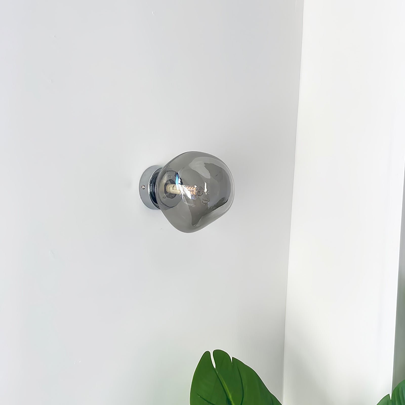 Auden Amber Glass Wall Lamp - Neutralighting