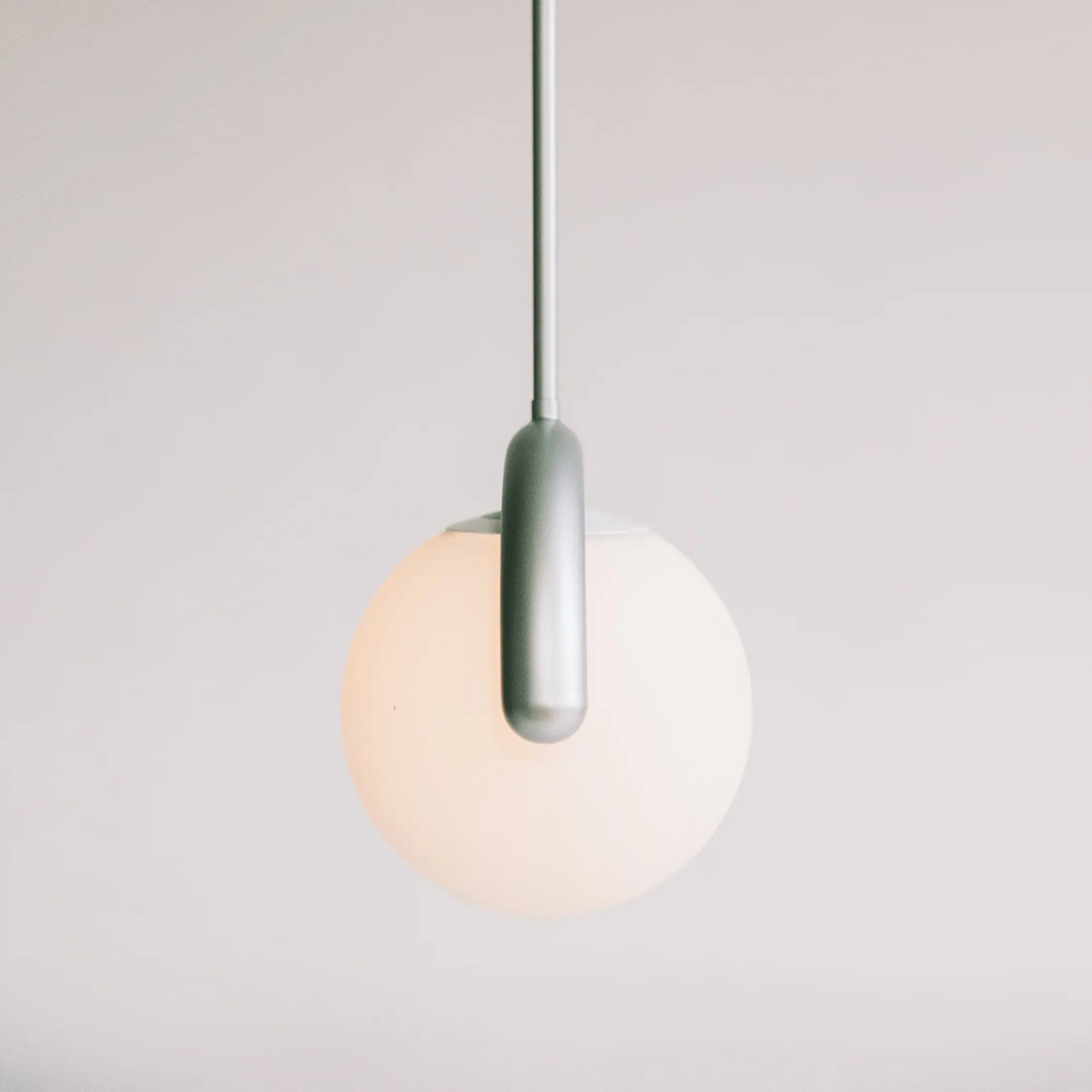 Uveta Linear Chandelier Red&Silver - Neutralighting